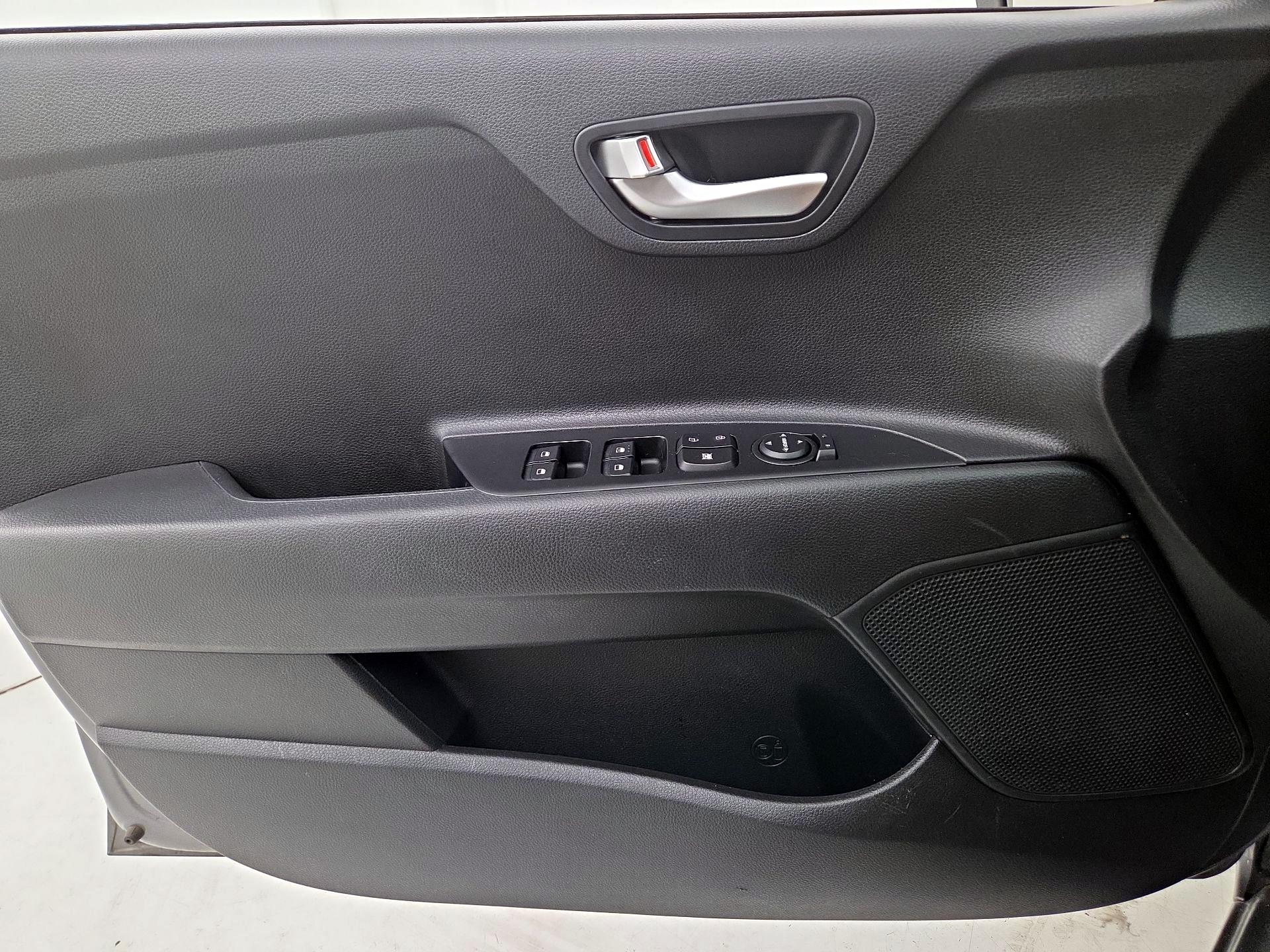 Thumbnail: 2021 Kia Rio - 12