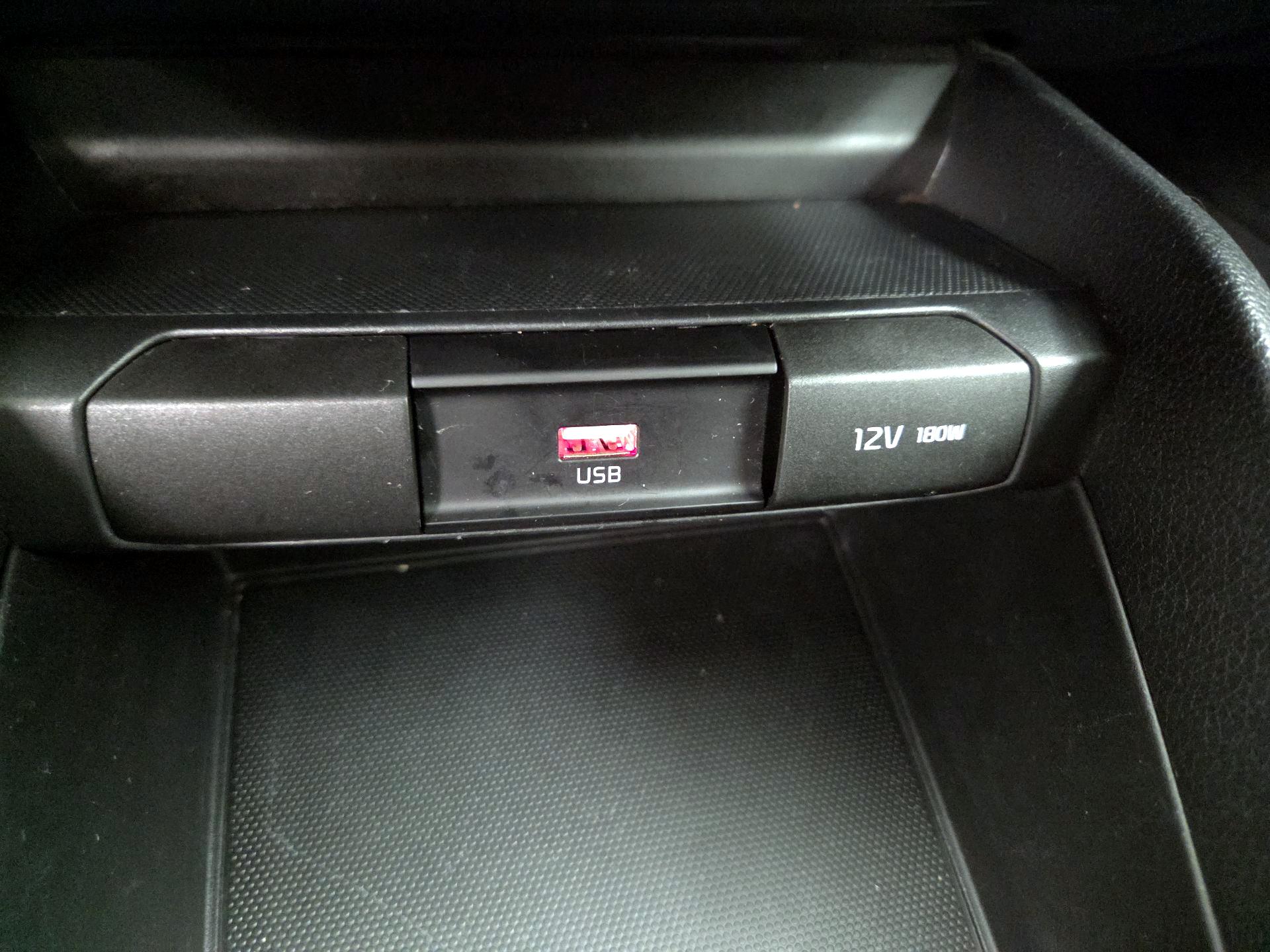 Thumbnail: 2021 Kia Rio - 18