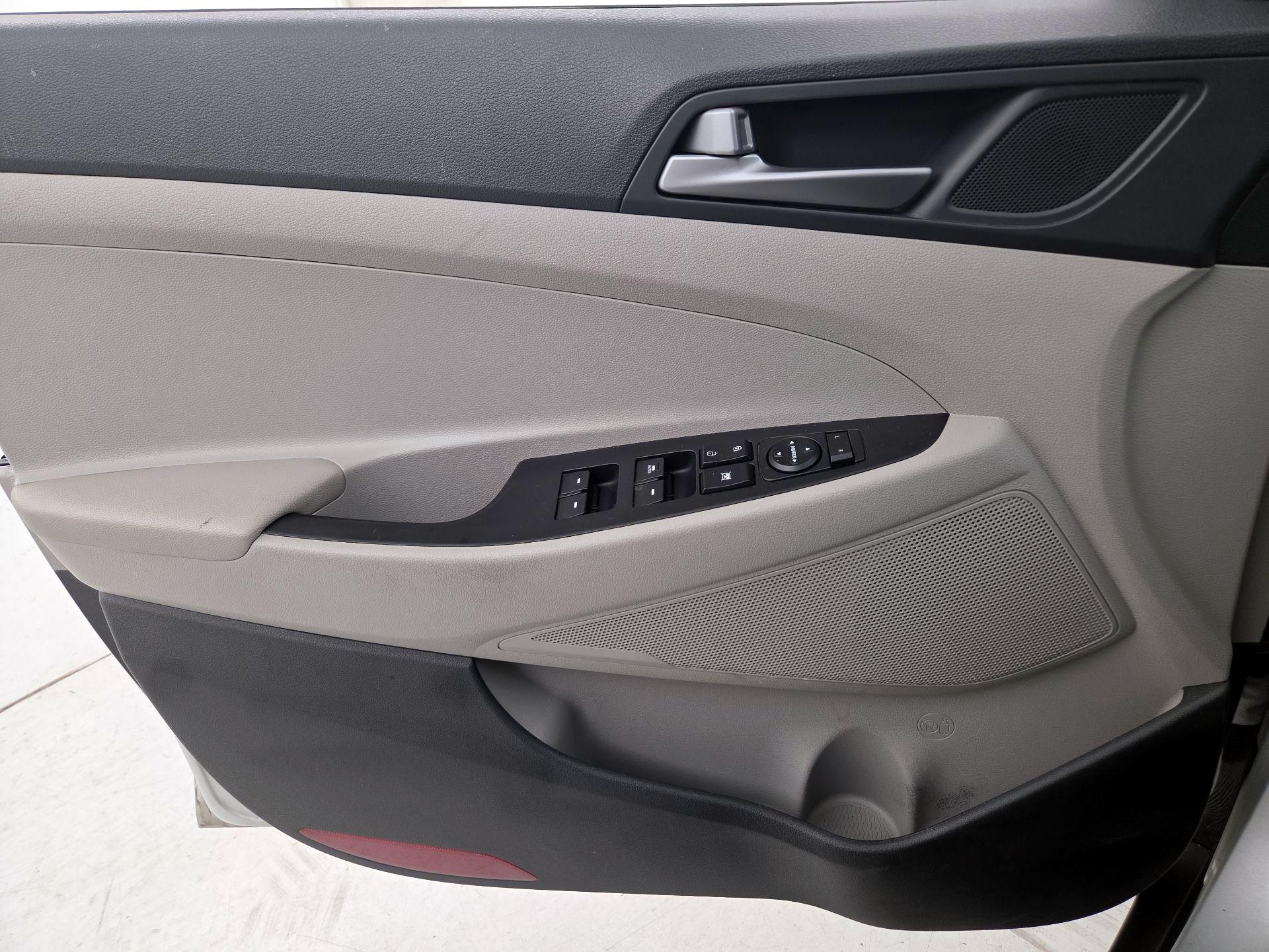 Thumbnail: 2017 Hyundai Tucson - 12