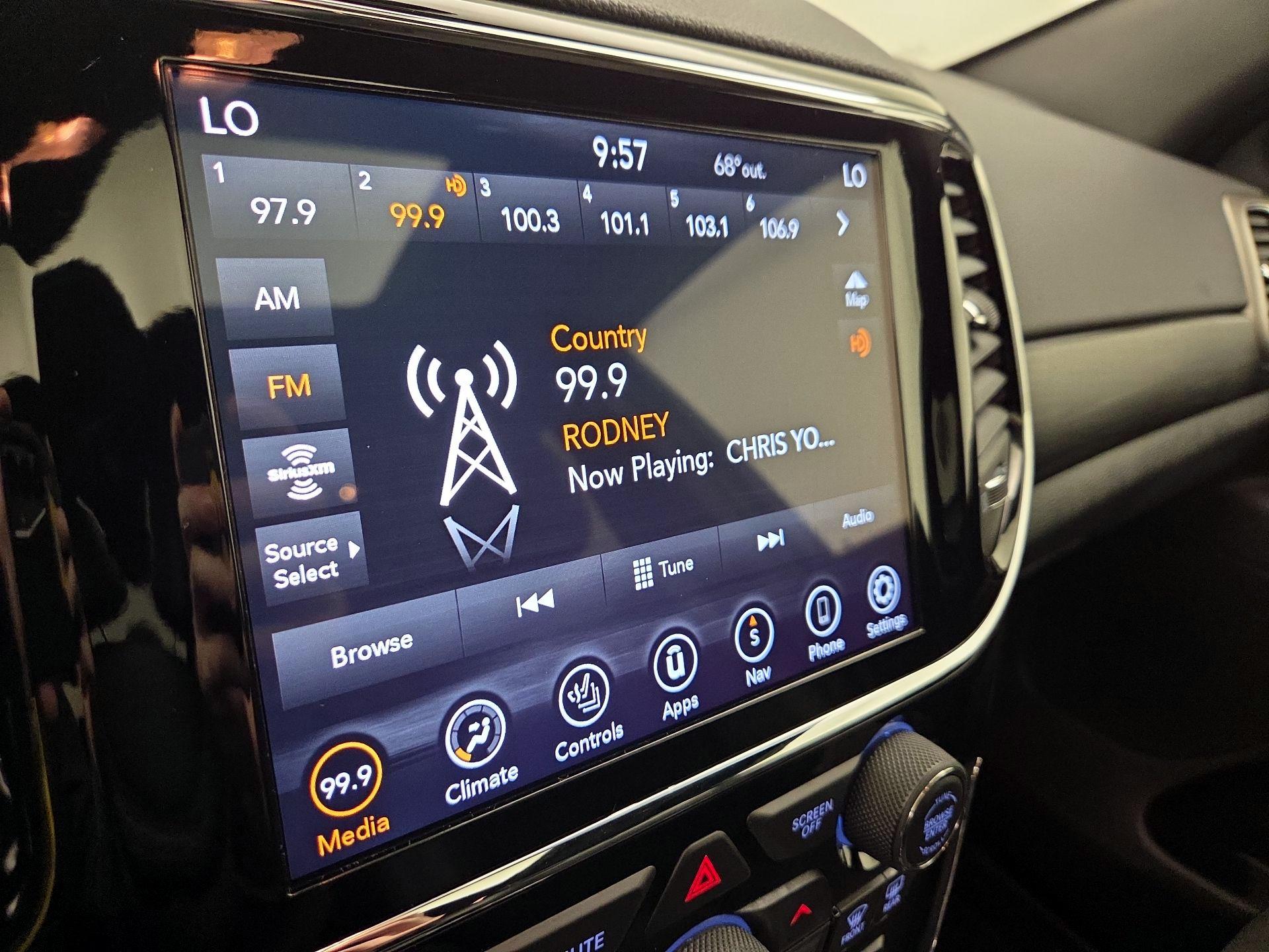 Thumbnail: 2021 Jeep Grand Cherokee - 16