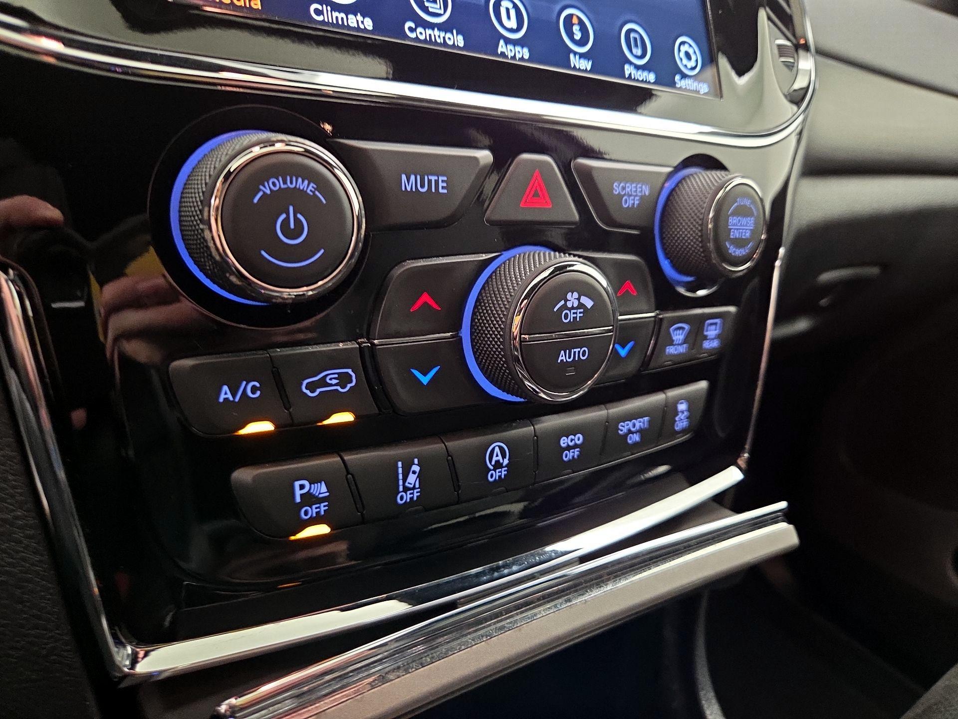 Thumbnail: 2021 Jeep Grand Cherokee - 17