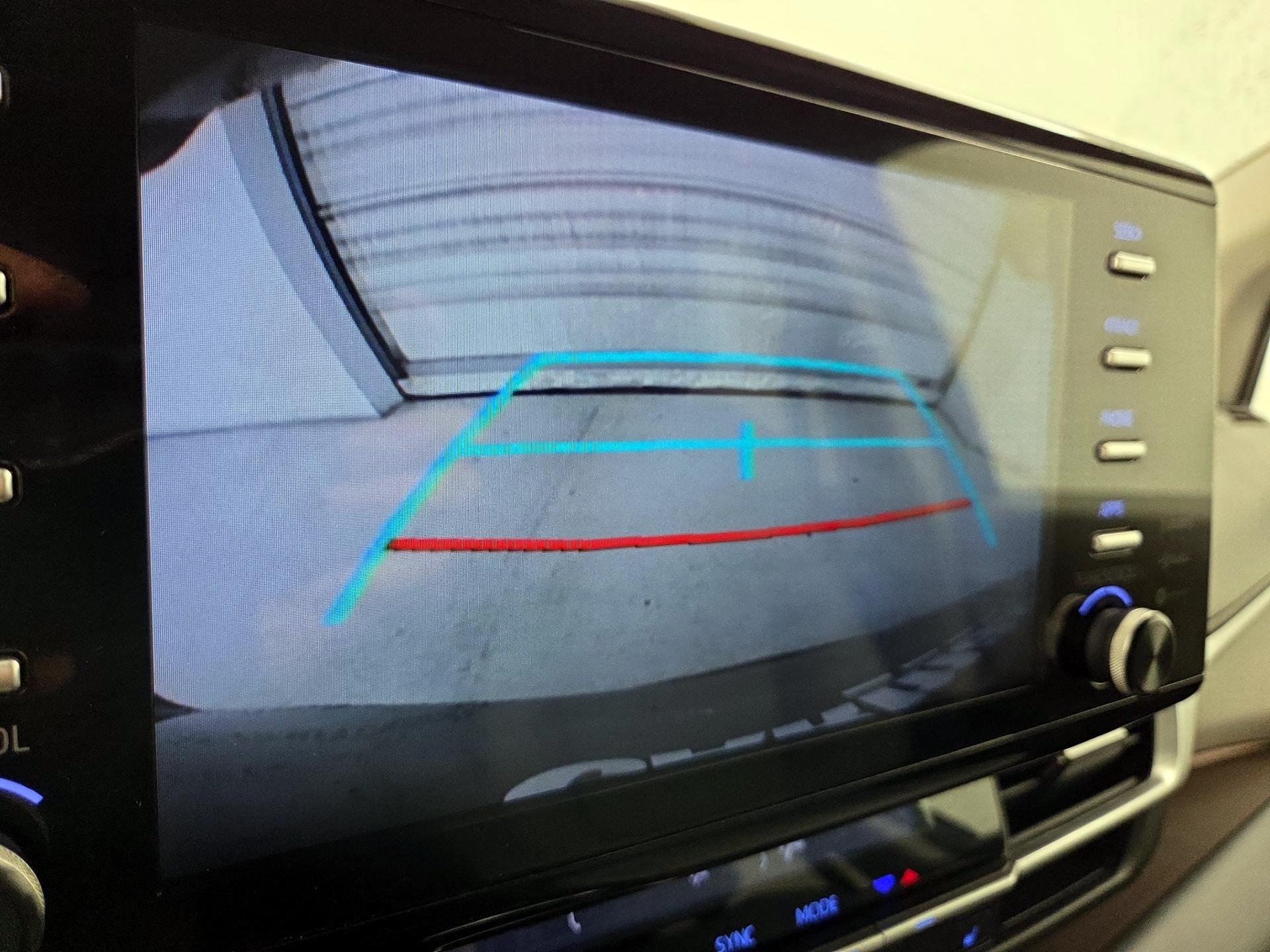 Thumbnail: 2021 Toyota Sienna - 14