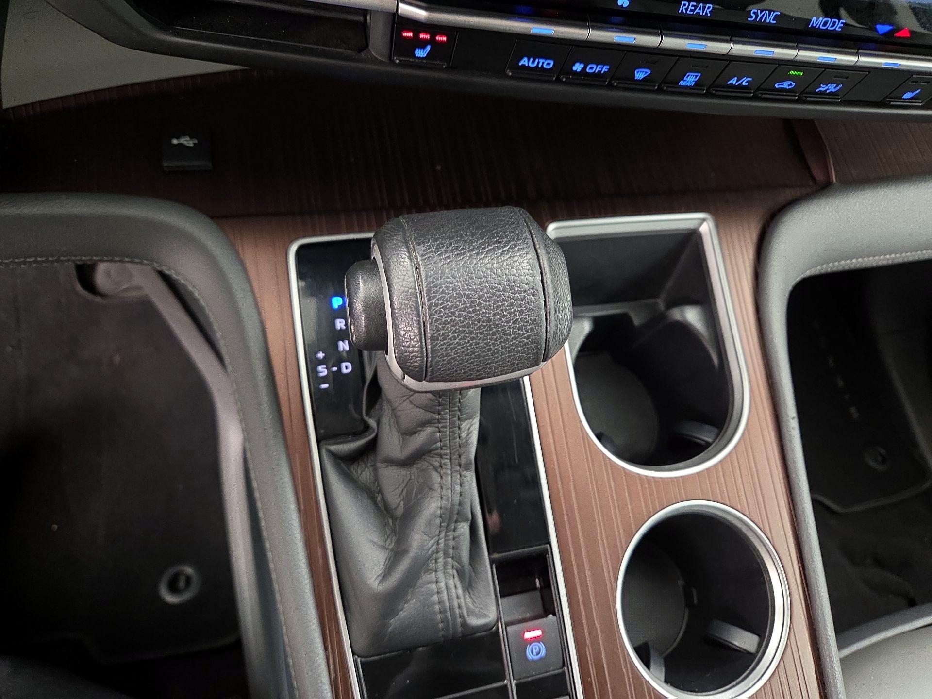 Thumbnail: 2021 Toyota Sienna - 17