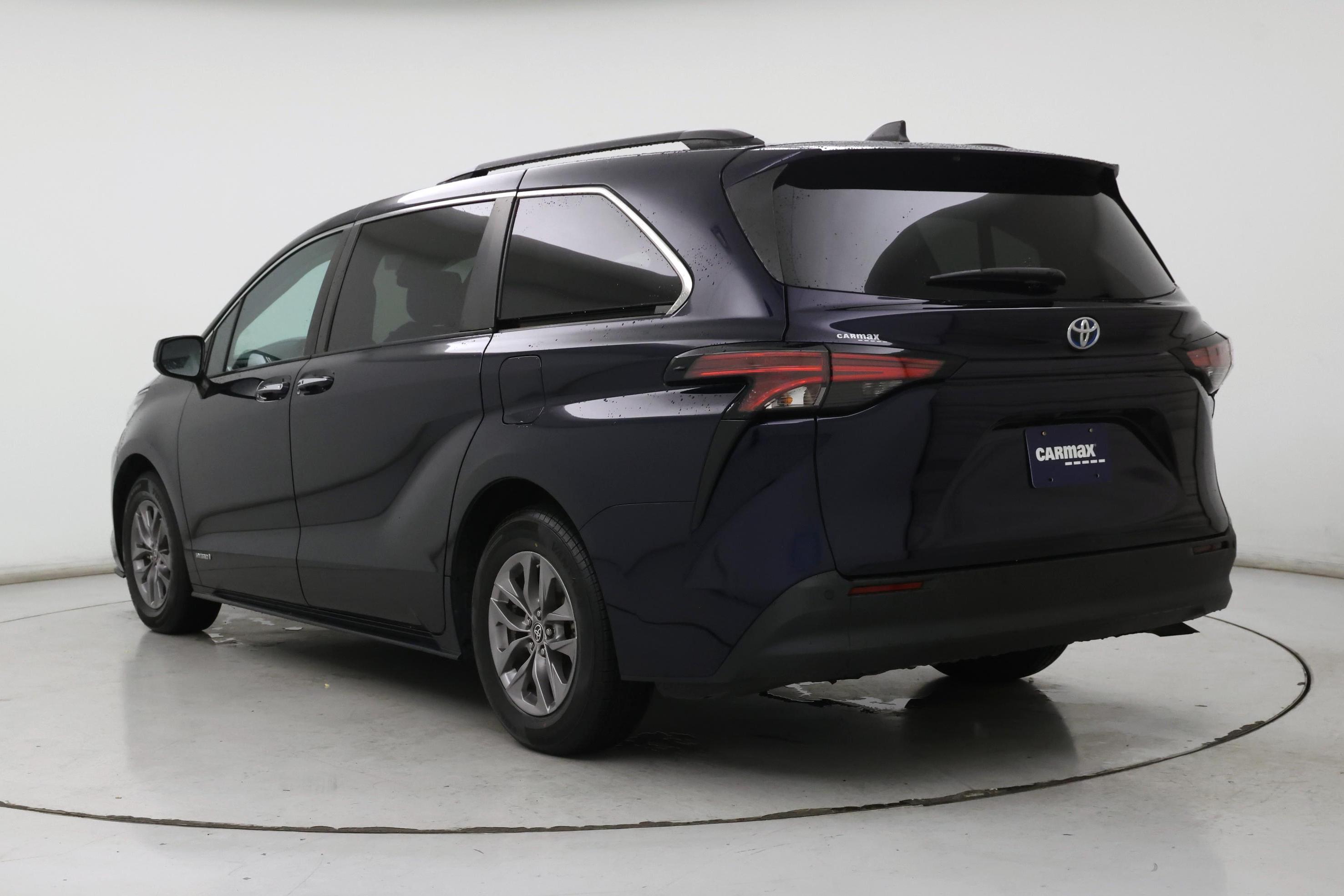 Thumbnail: 2021 Toyota Sienna - 2