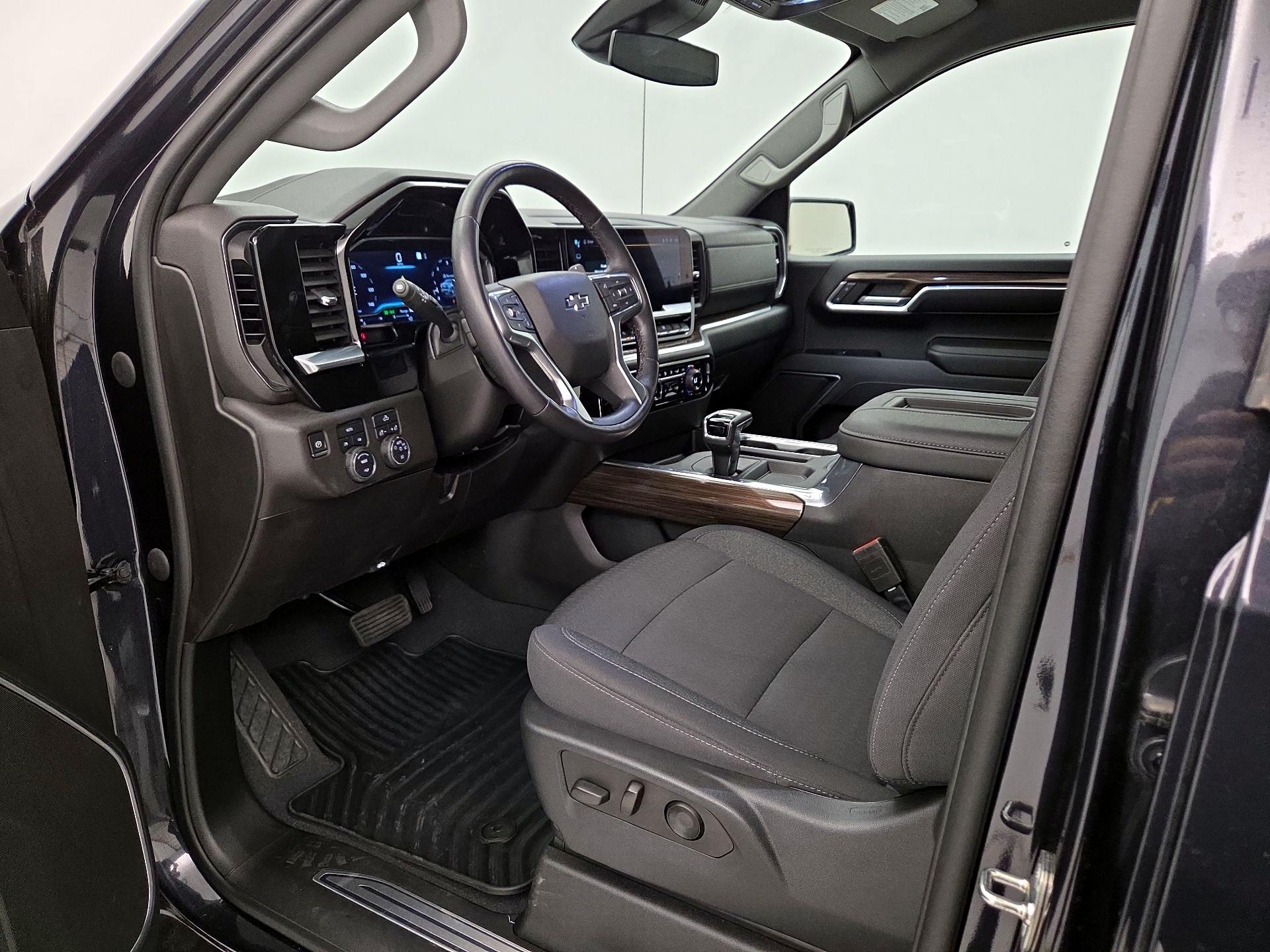 Thumbnail: 2022 Chevrolet Silverado 1500 - 11