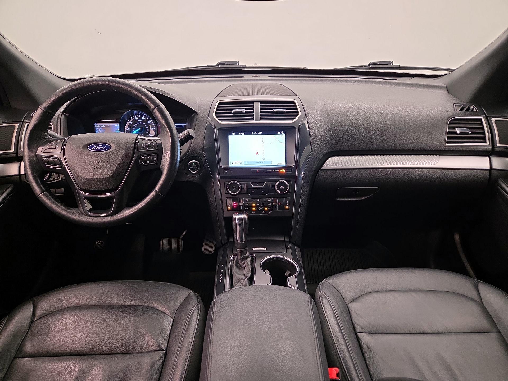 Thumbnail: 2017 Ford Explorer - 9