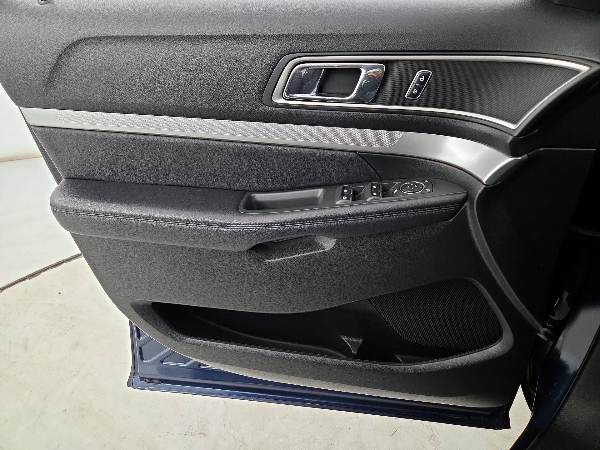 Thumbnail: 2017 Ford Explorer - 12