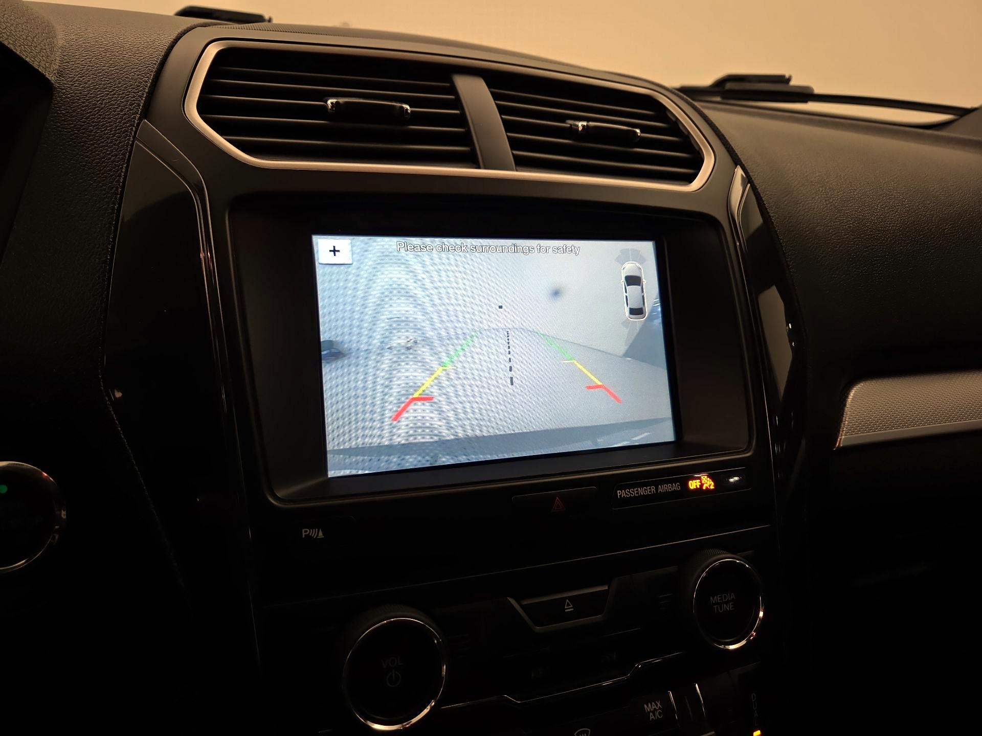 Thumbnail: 2017 Ford Explorer - 15