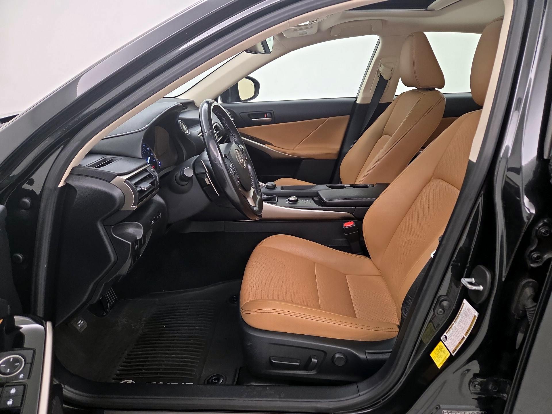 Thumbnail: 2020 Lexus IS - 11