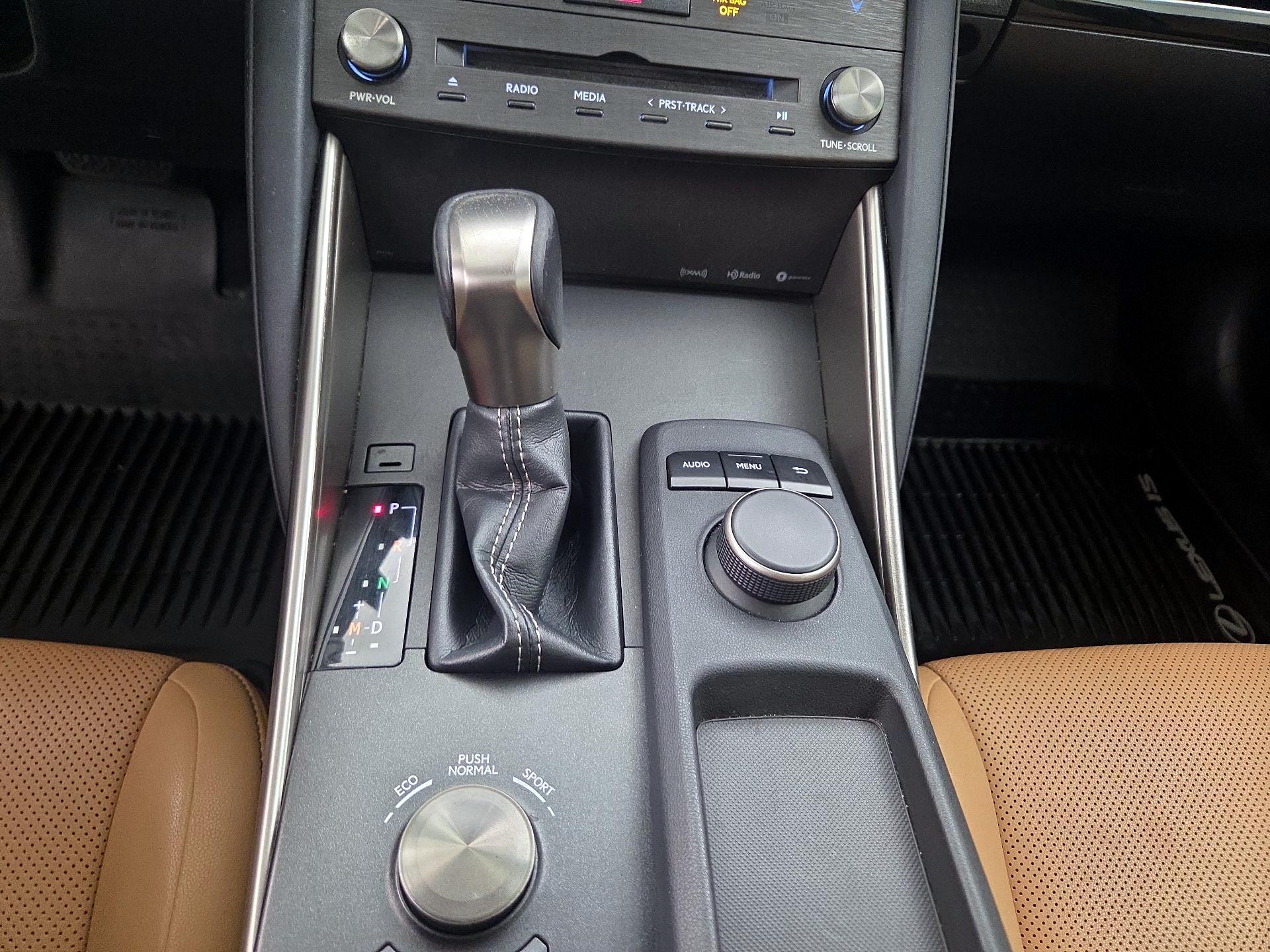 Thumbnail: 2020 Lexus IS - 17