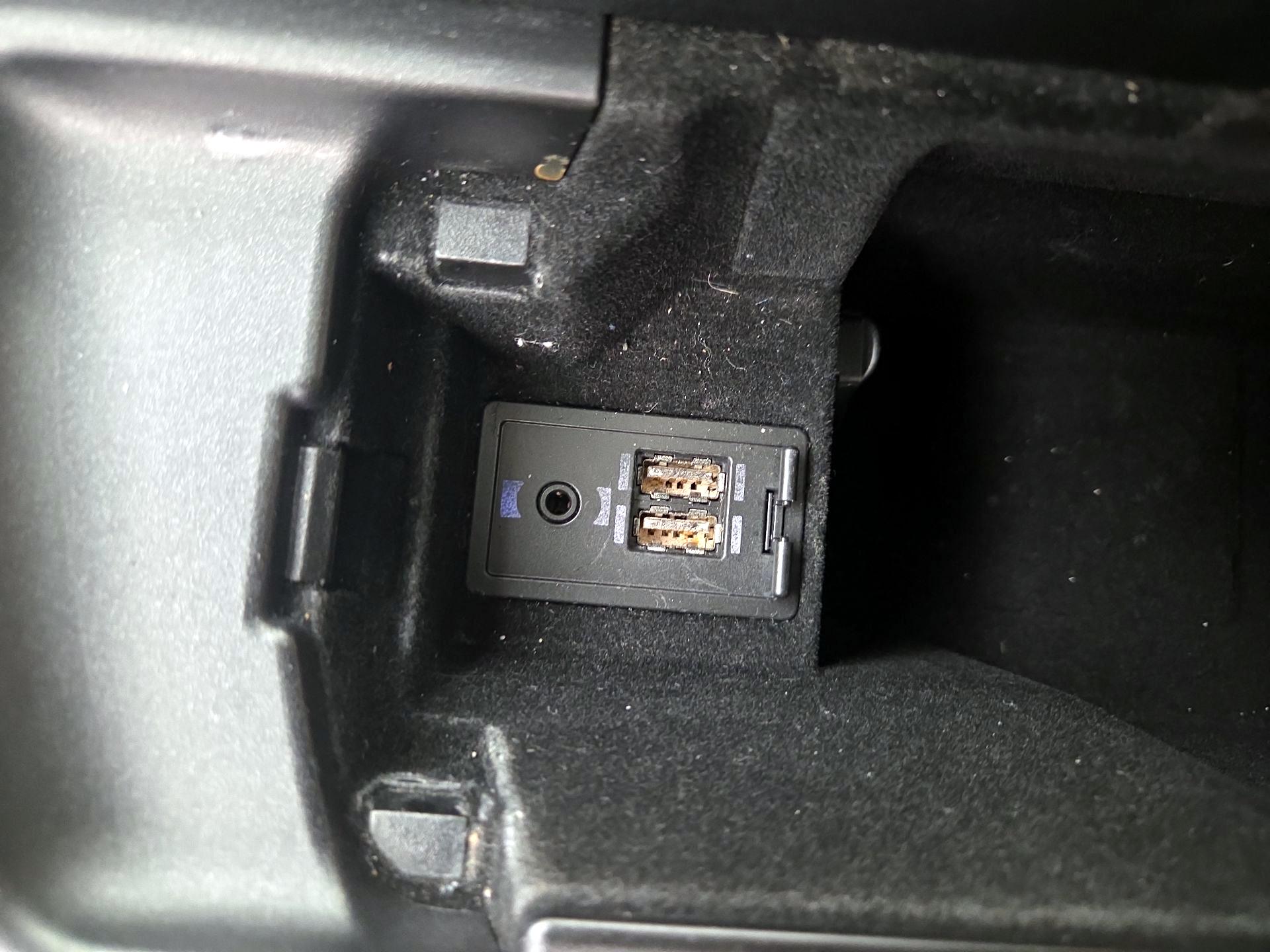 Thumbnail: 2020 Lexus IS - 18