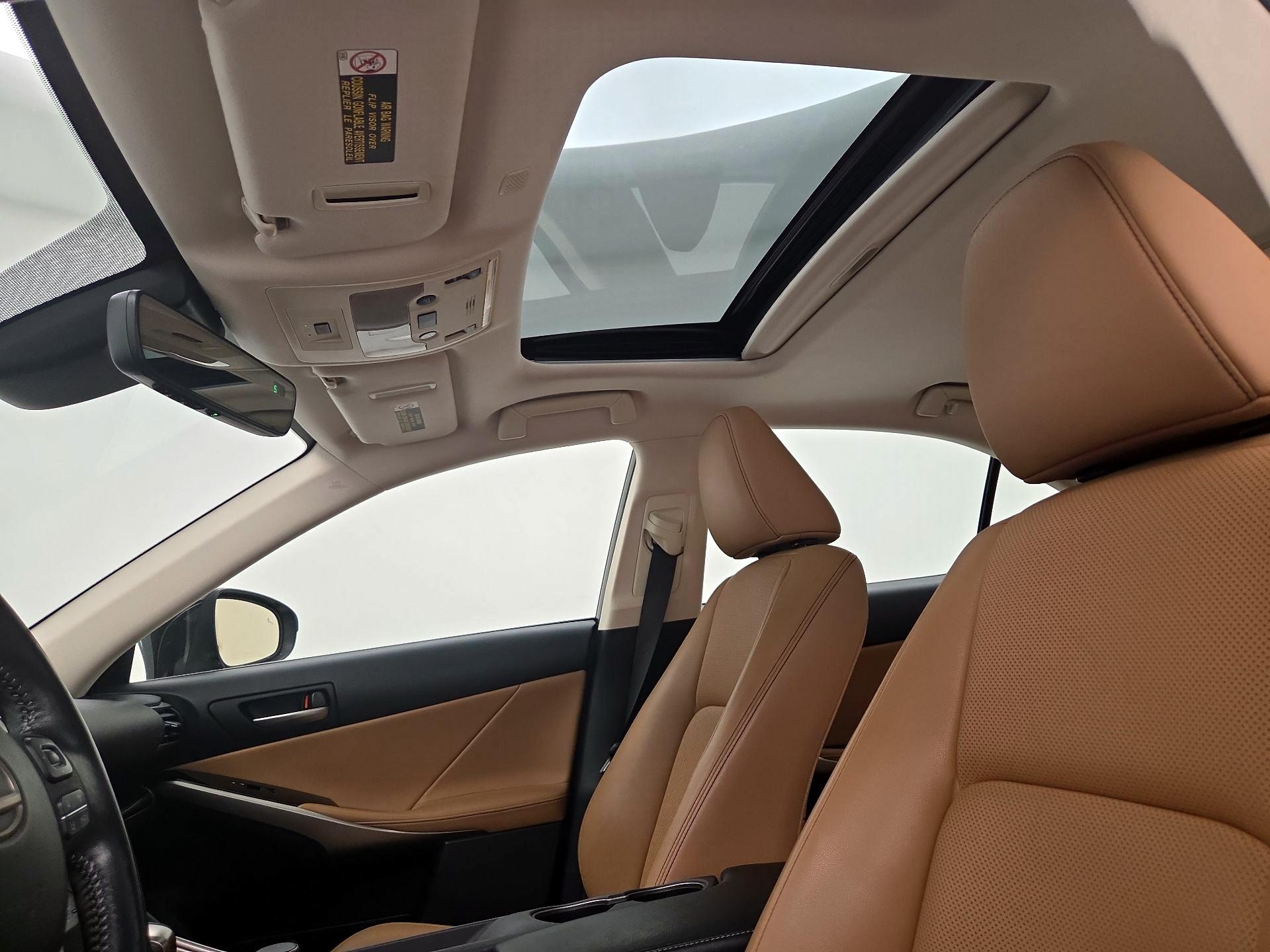 Thumbnail: 2020 Lexus IS - 19