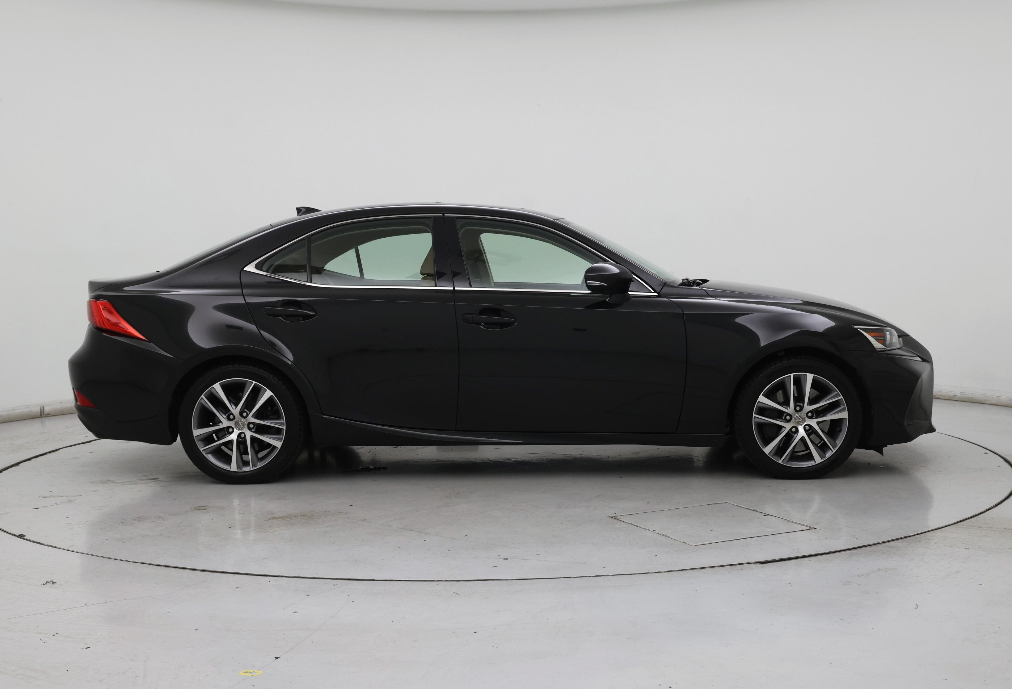 Thumbnail: 2020 Lexus IS - 7