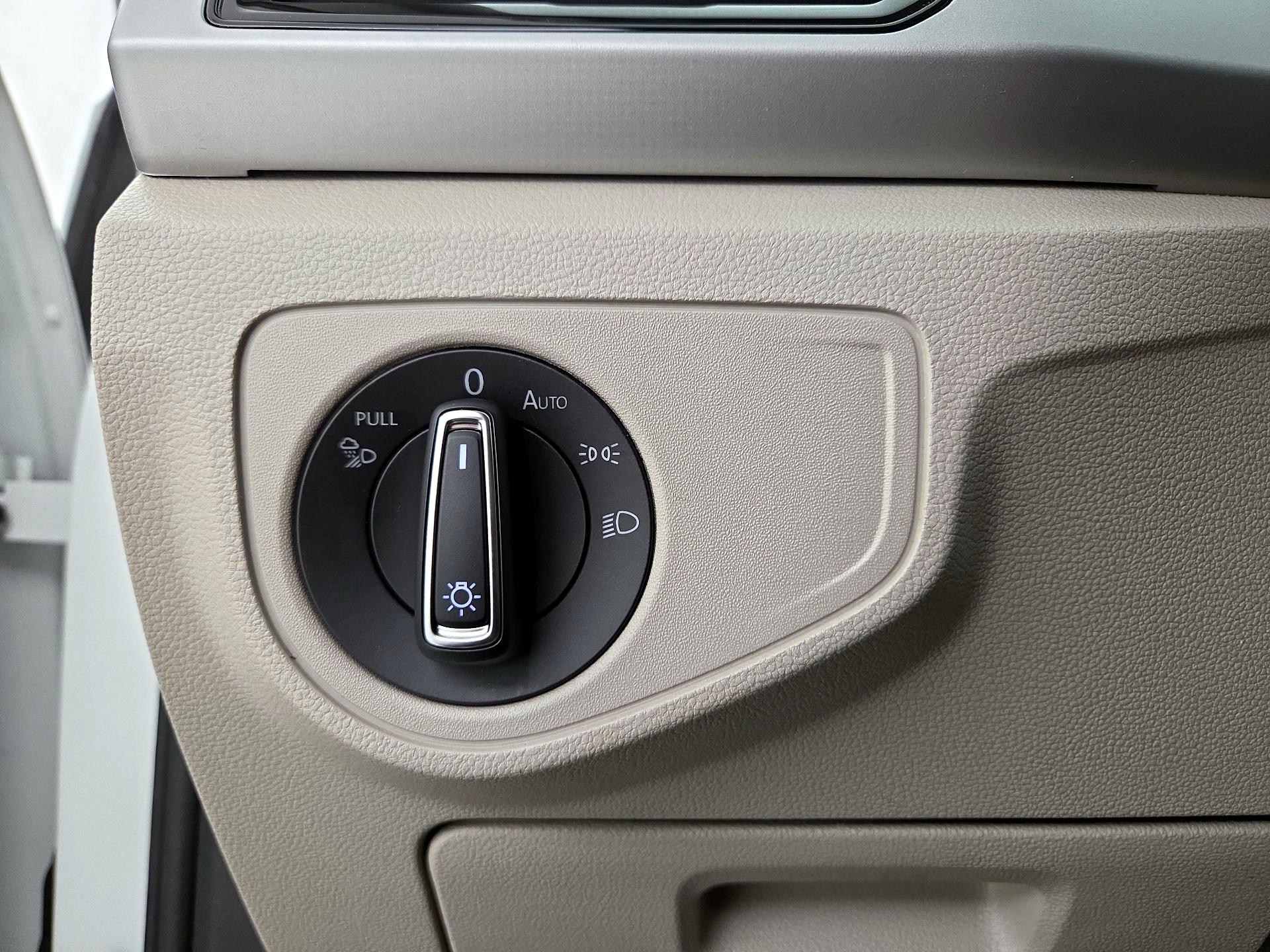 Thumbnail: 2022 Volkswagen Atlas - 13