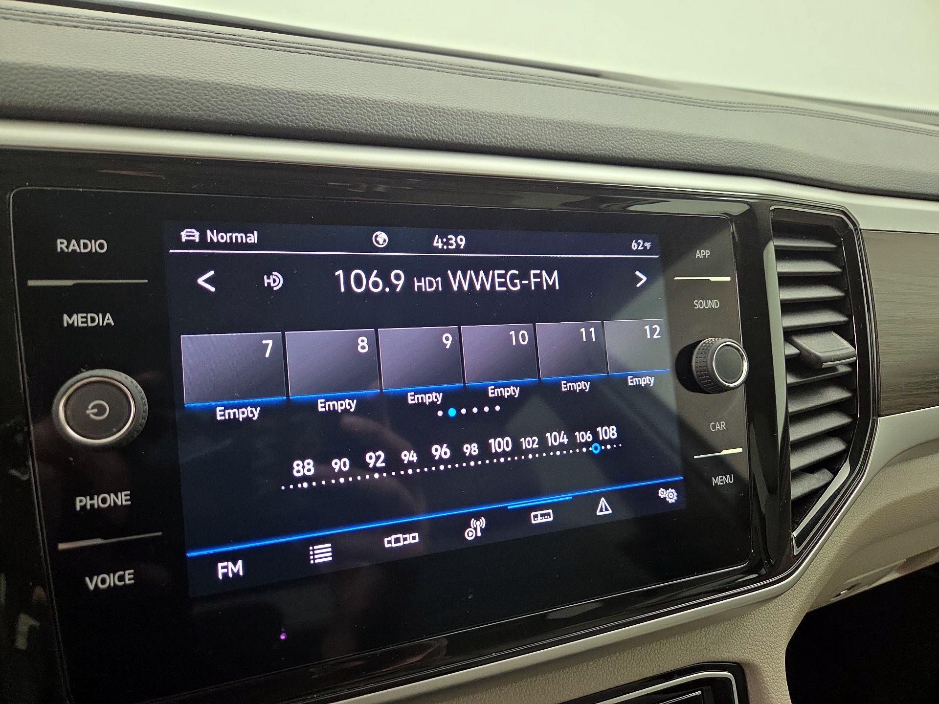 Thumbnail: 2022 Volkswagen Atlas - 15