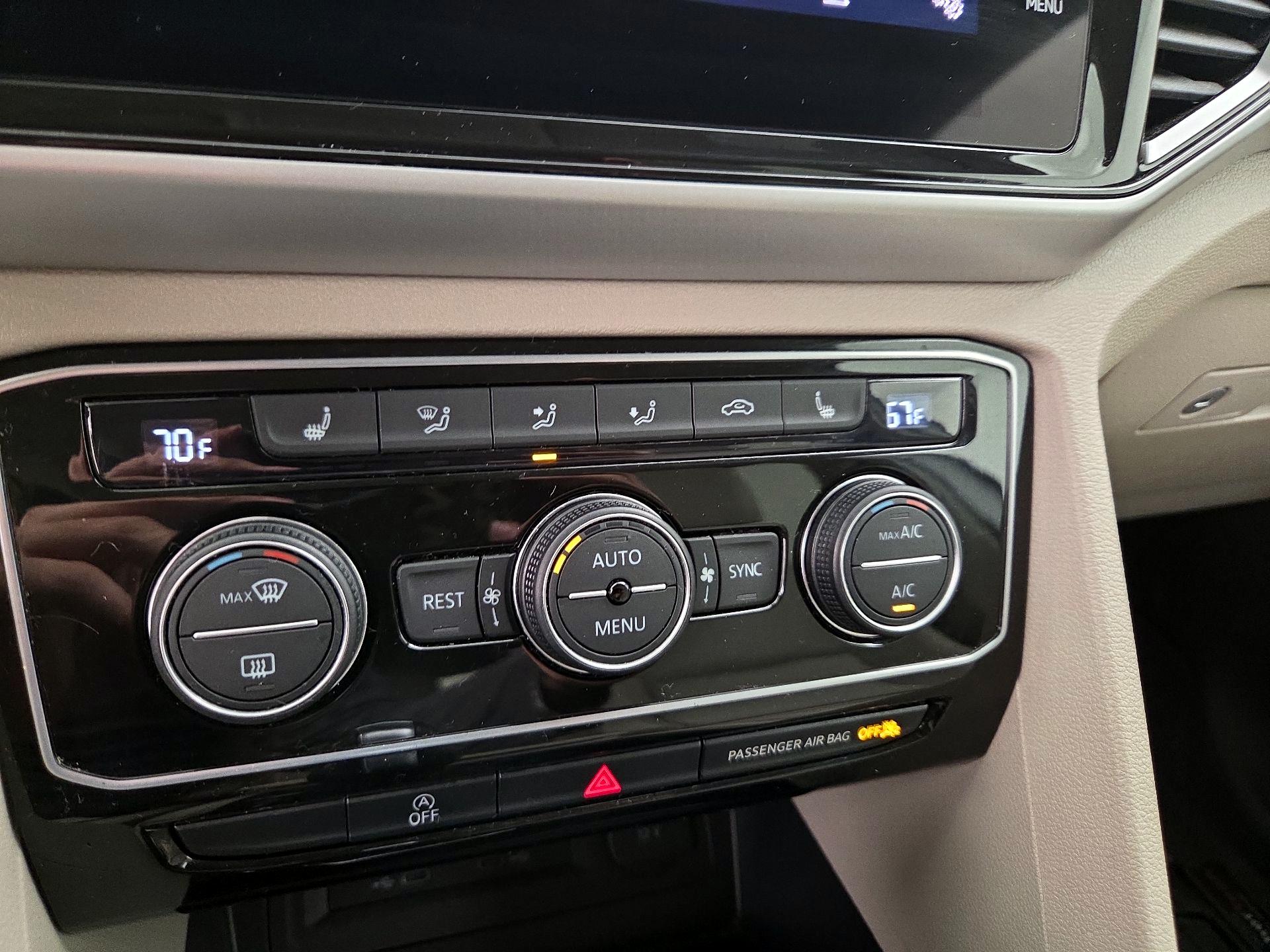 Thumbnail: 2022 Volkswagen Atlas - 16