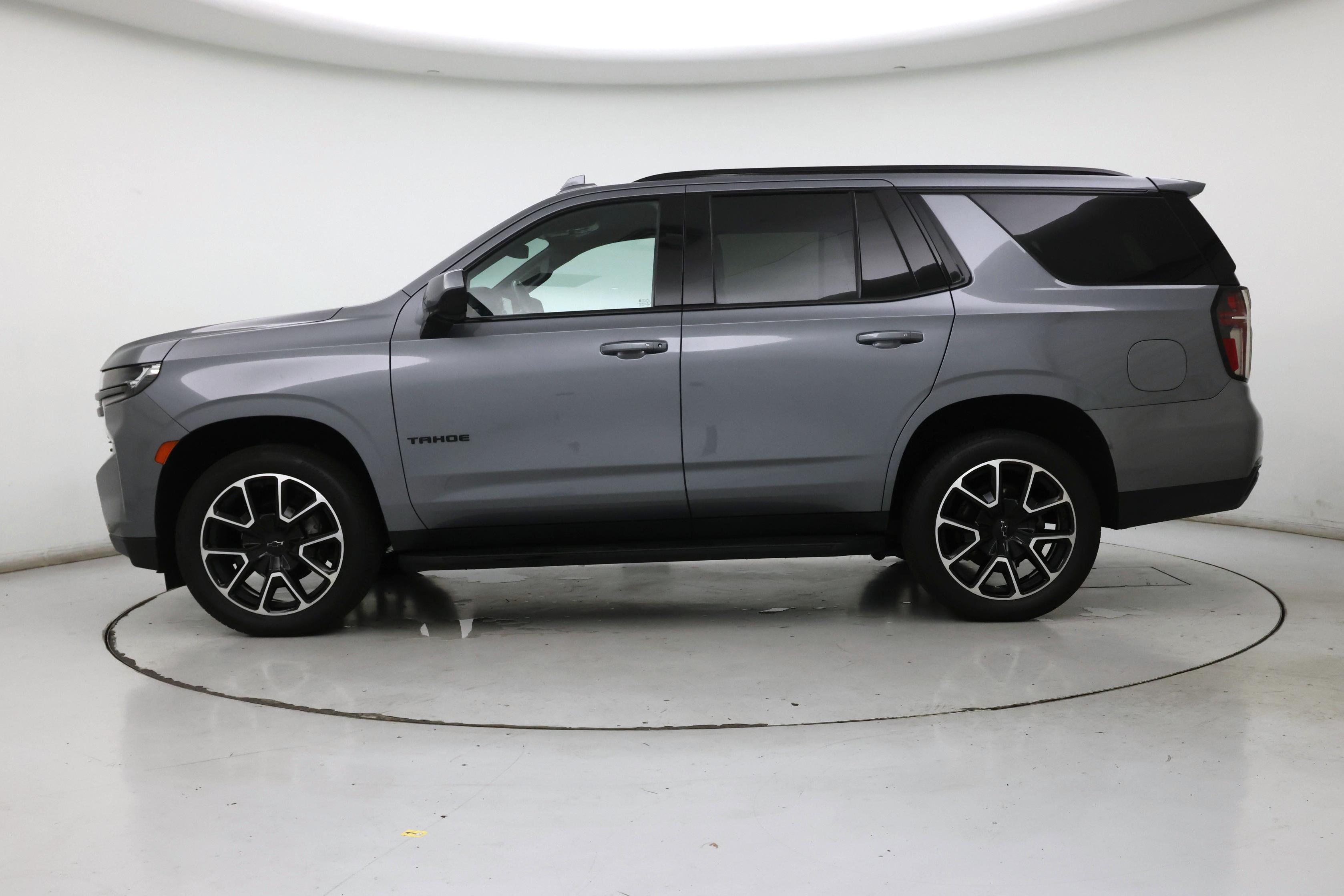 Thumbnail: 2022 Chevrolet Tahoe - 3