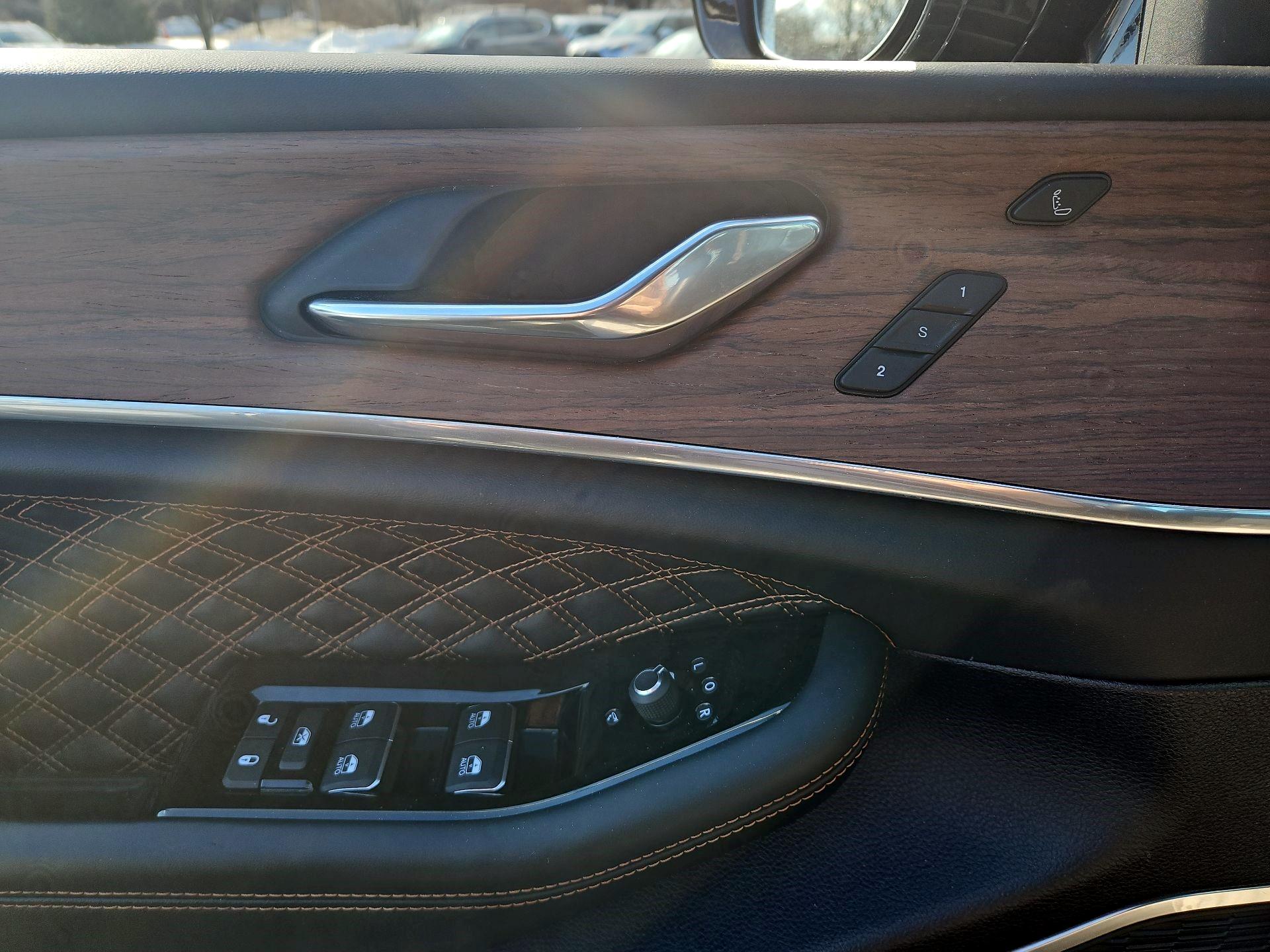 Thumbnail: 2024 Jeep Grand Cherokee - 10