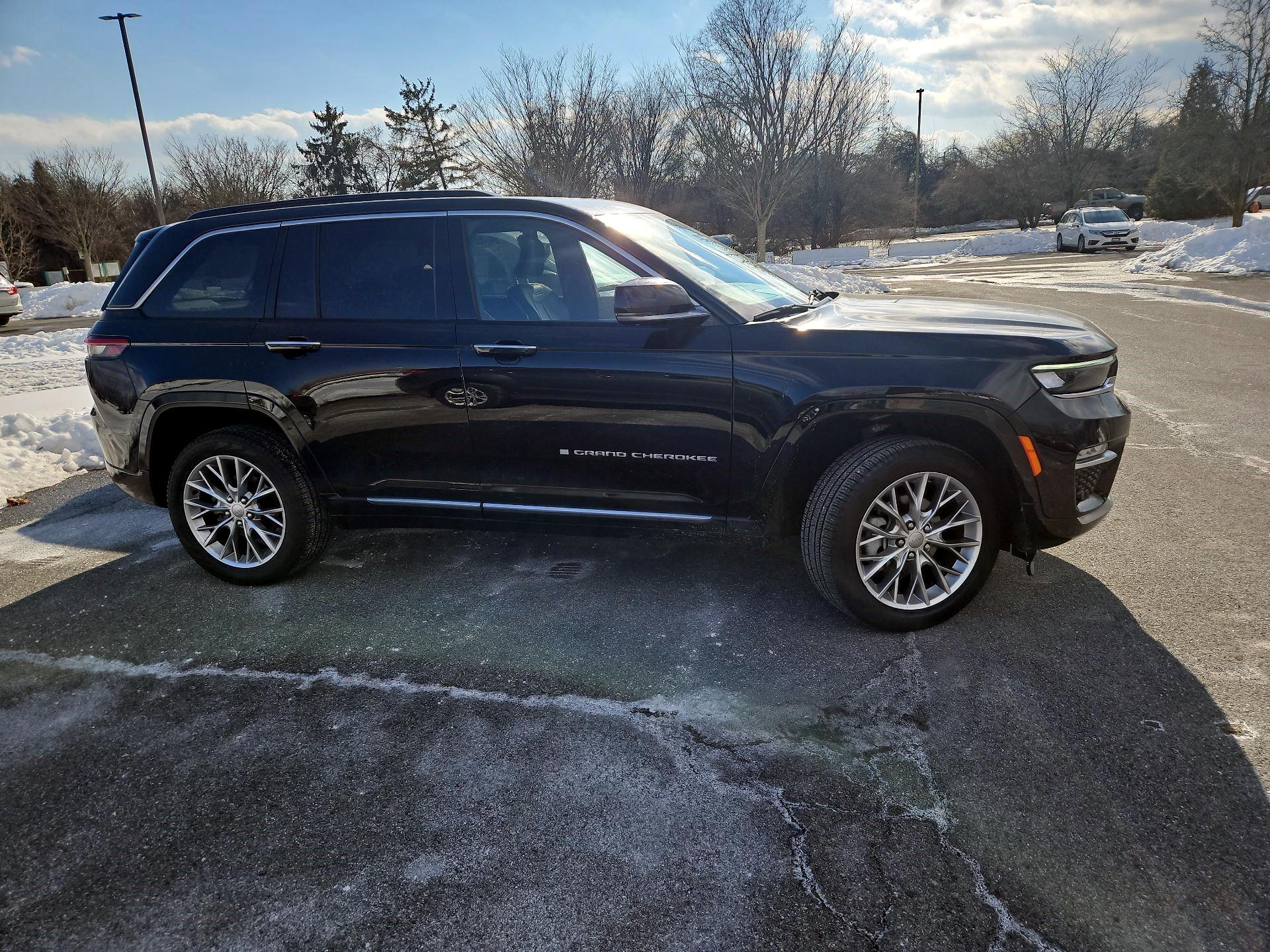 Thumbnail: 2024 Jeep Grand Cherokee - 4