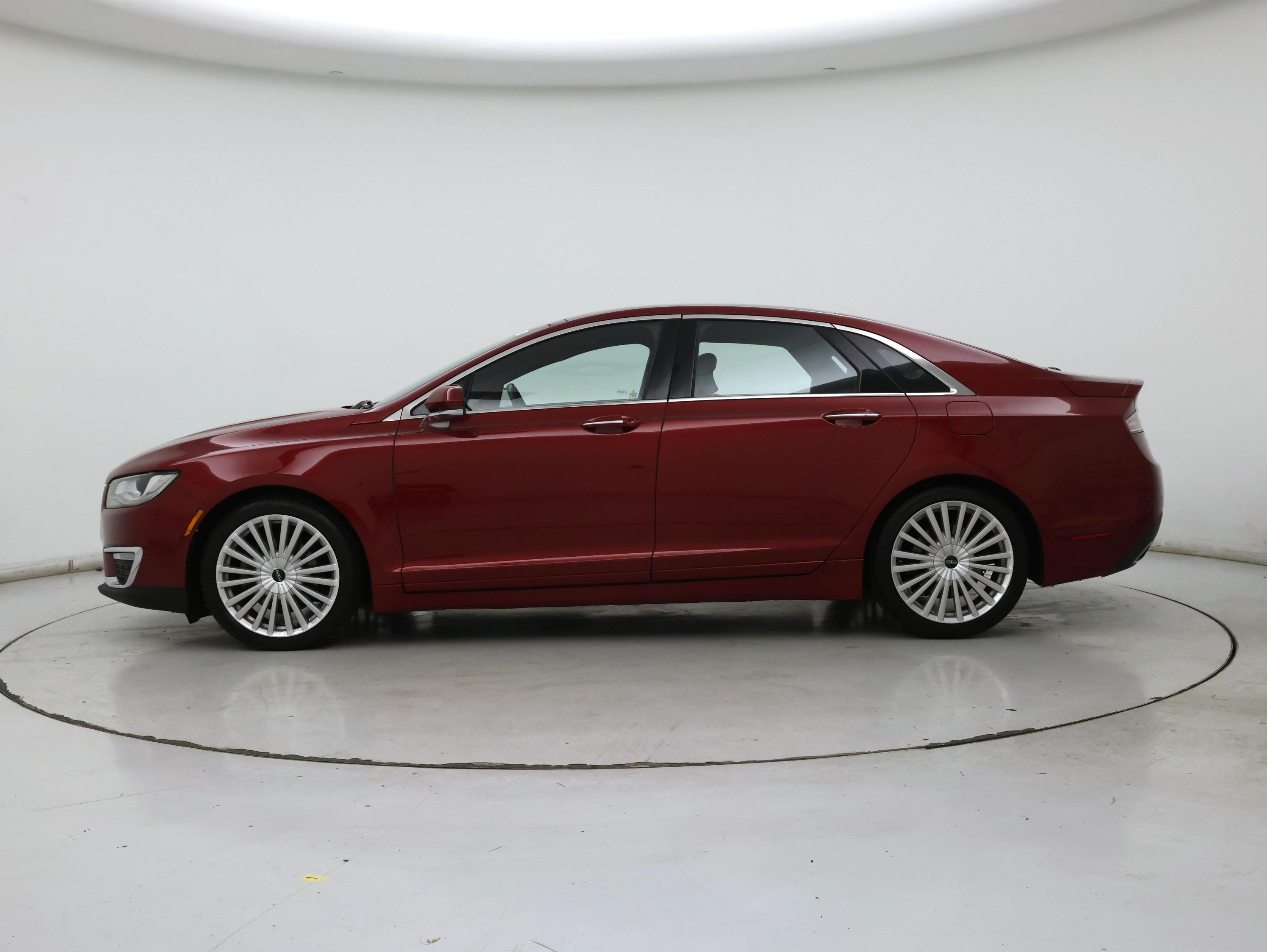 Thumbnail: 2017 Lincoln MKZ - 3