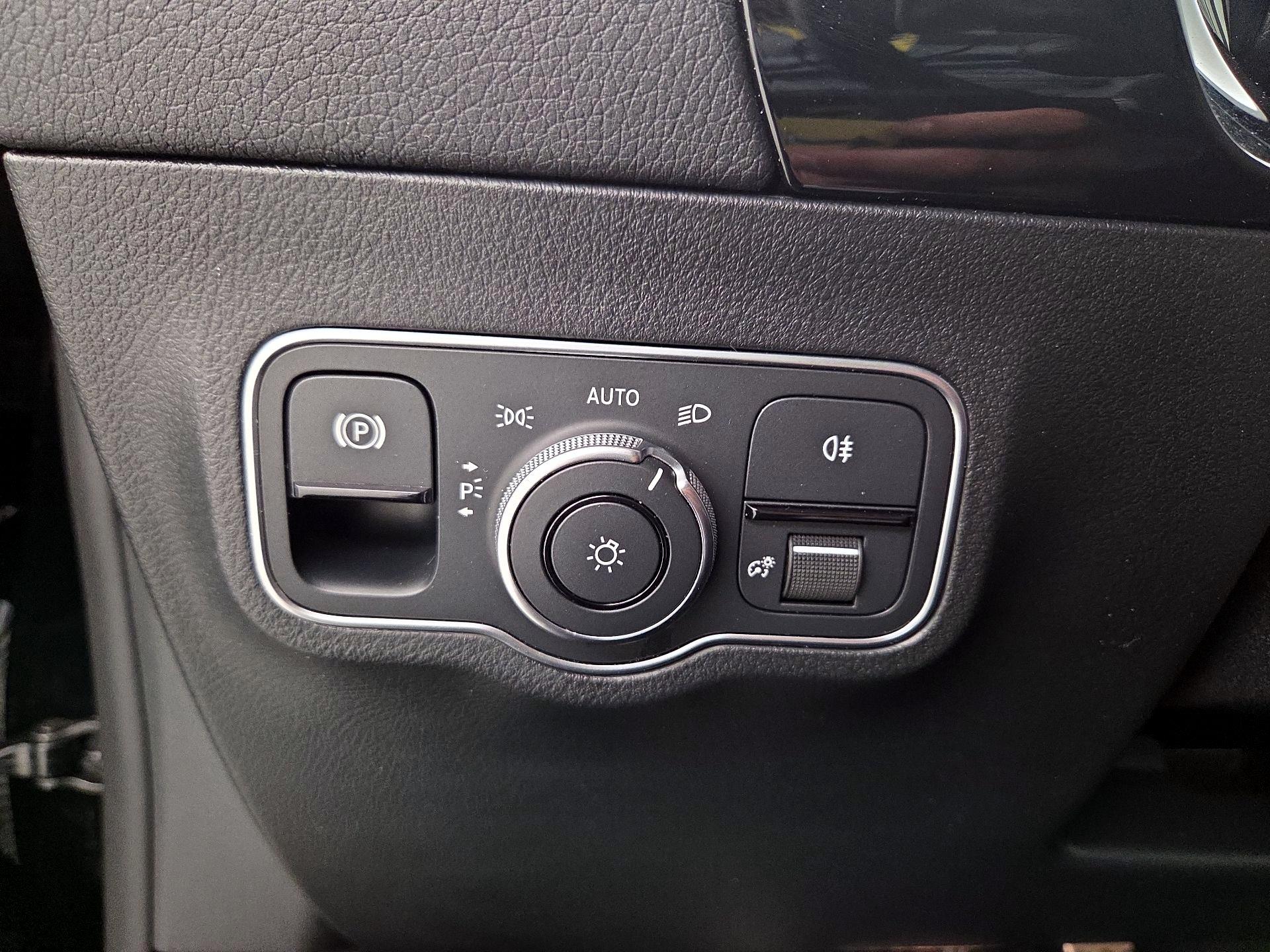 Thumbnail: 2023 Mercedes-Benz GLA - 13