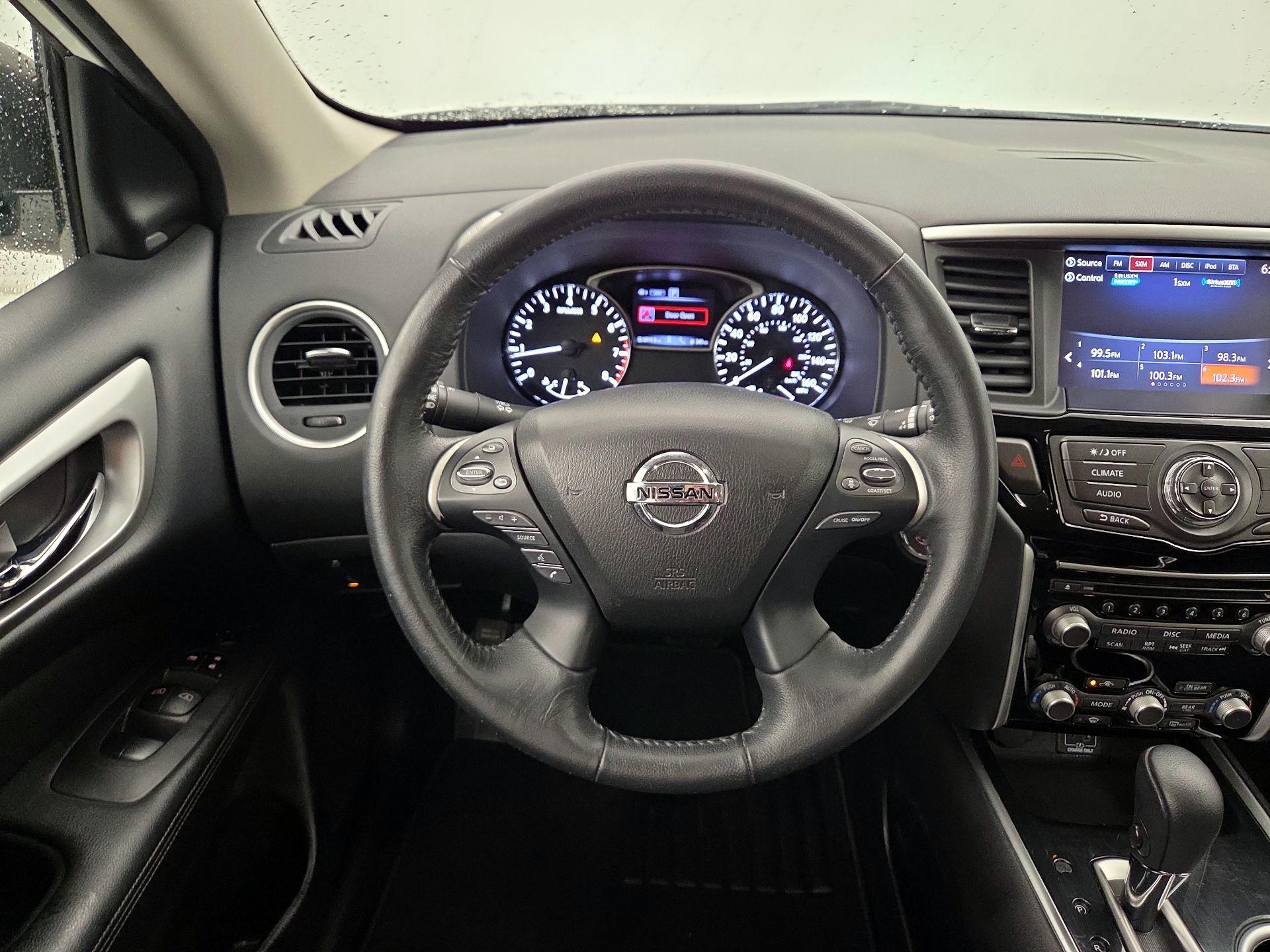 Thumbnail: 2019 Nissan Pathfinder - 10