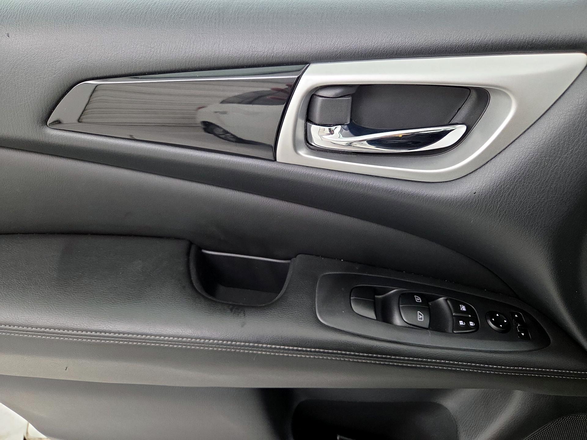 Thumbnail: 2019 Nissan Pathfinder - 12