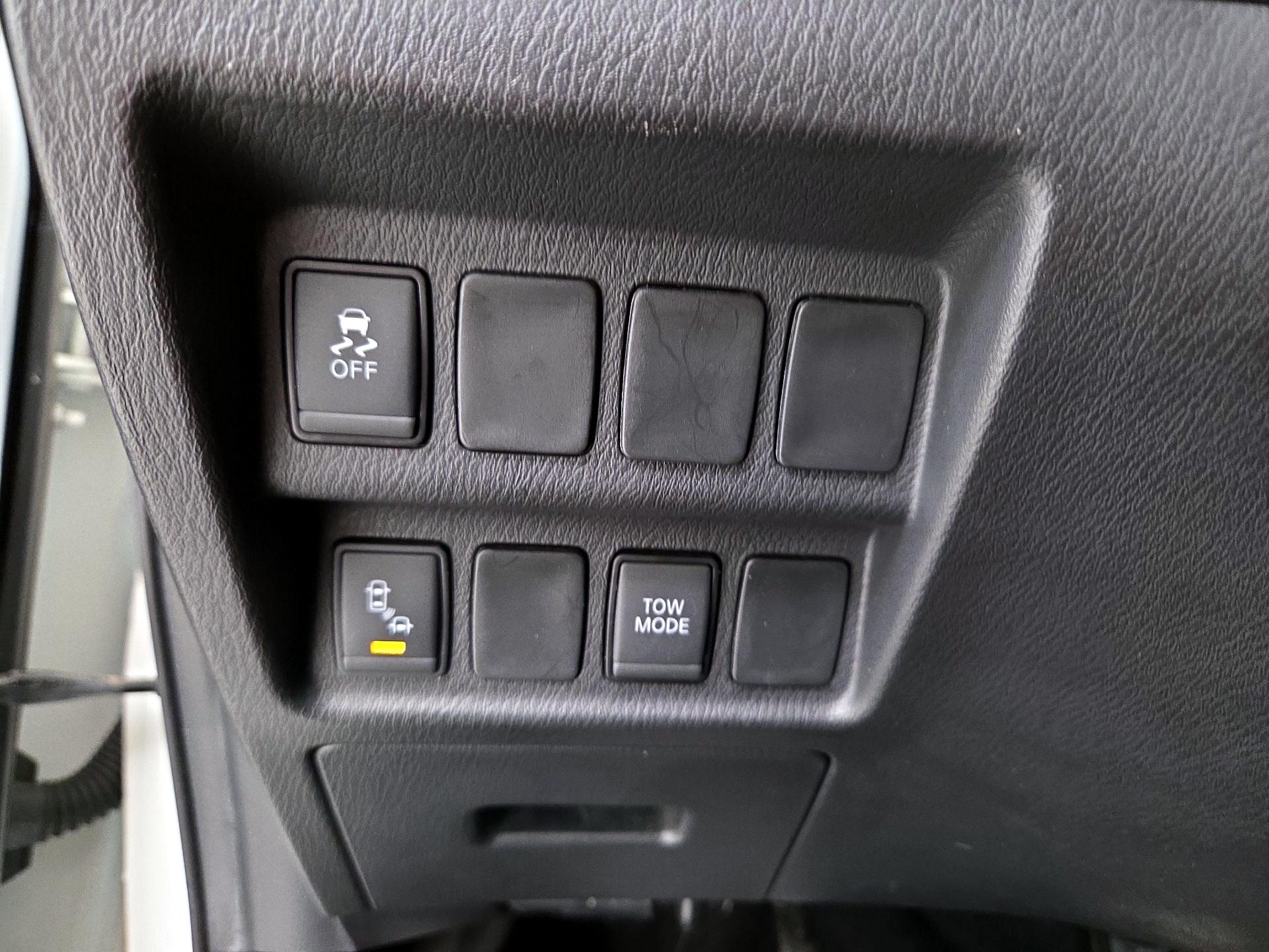 Thumbnail: 2019 Nissan Pathfinder - 13