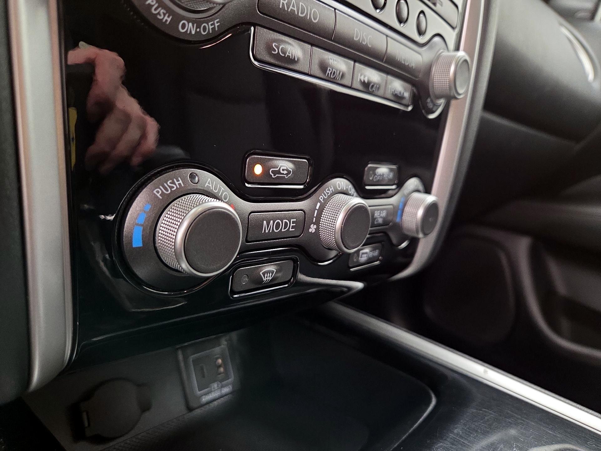 Thumbnail: 2019 Nissan Pathfinder - 16