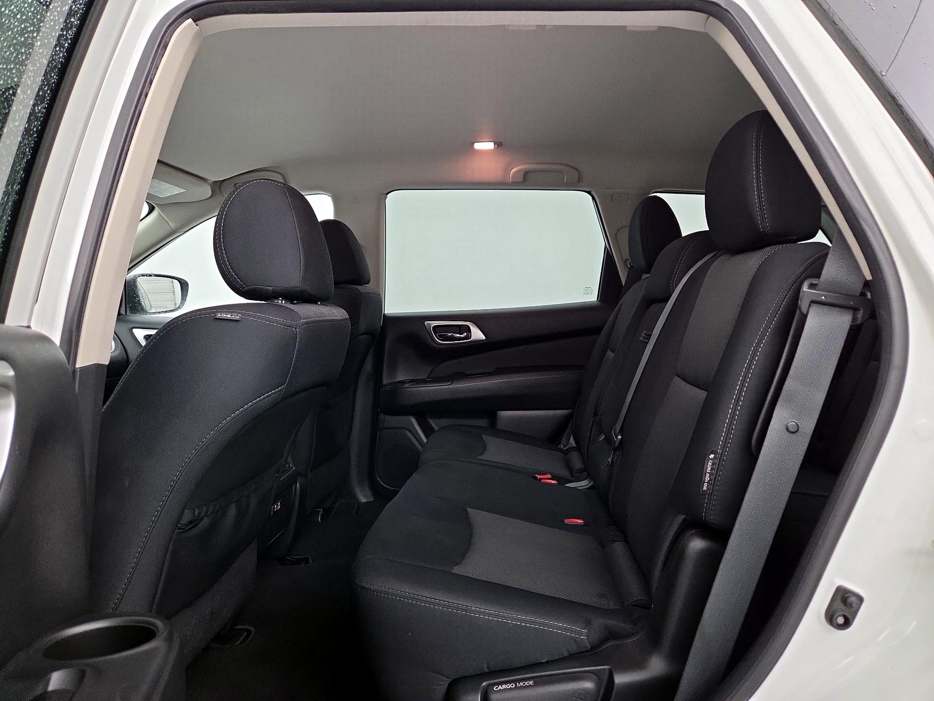 Thumbnail: 2019 Nissan Pathfinder - 19