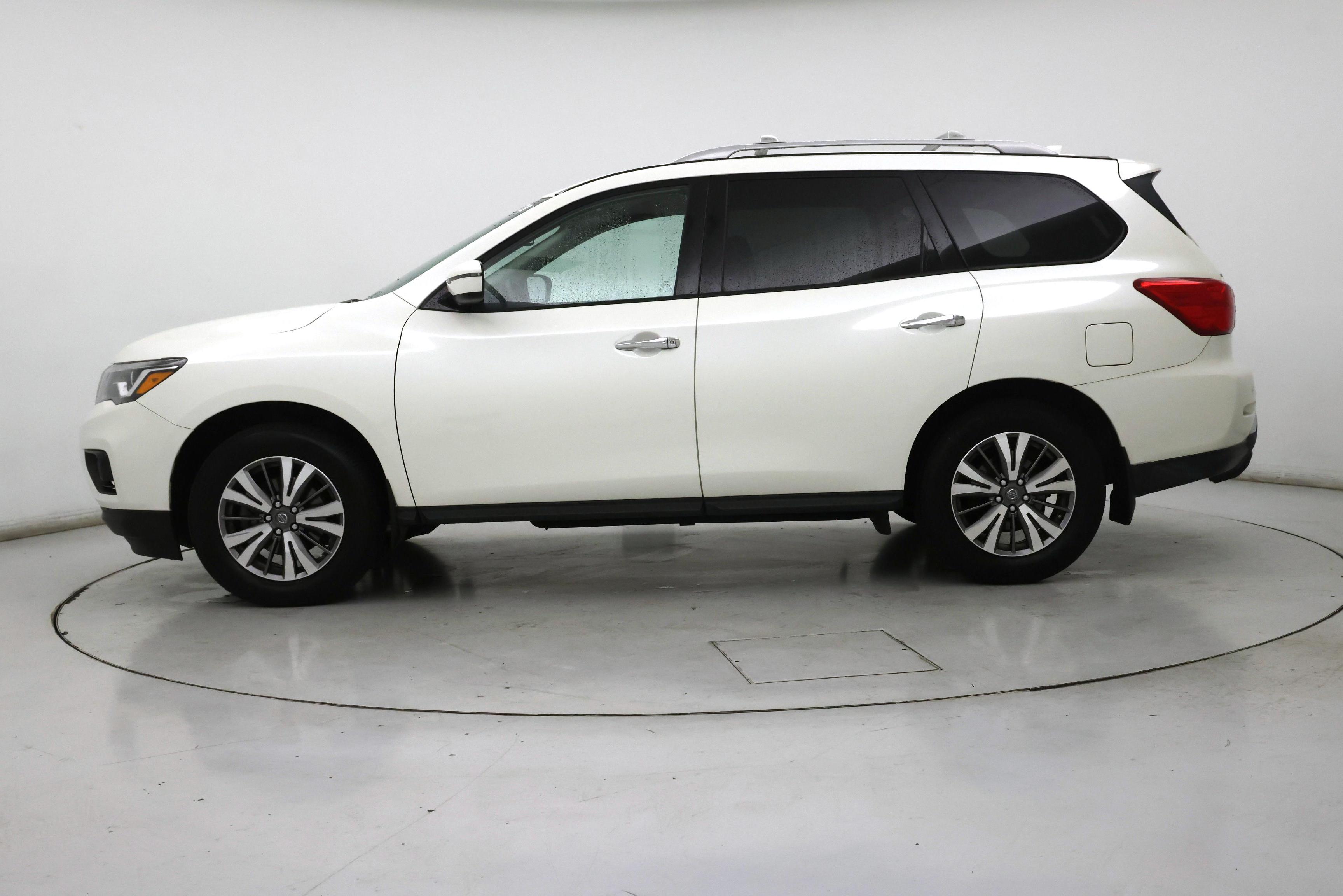 Thumbnail: 2019 Nissan Pathfinder - 3