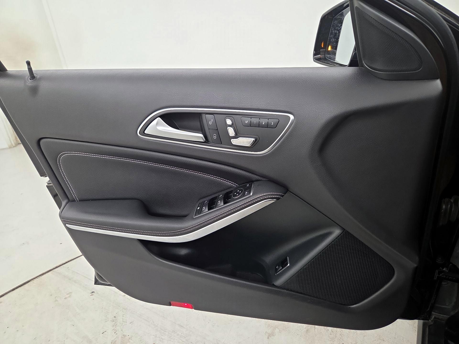 Thumbnail: 2020 Mercedes-Benz GLA - 12