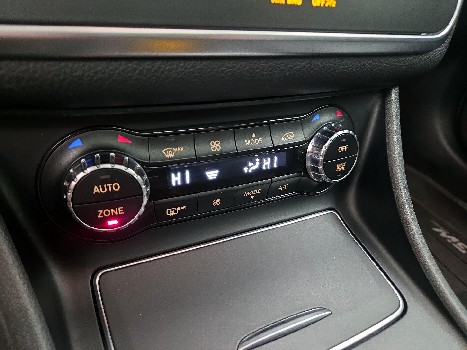 Thumbnail: 2020 Mercedes-Benz GLA - 16