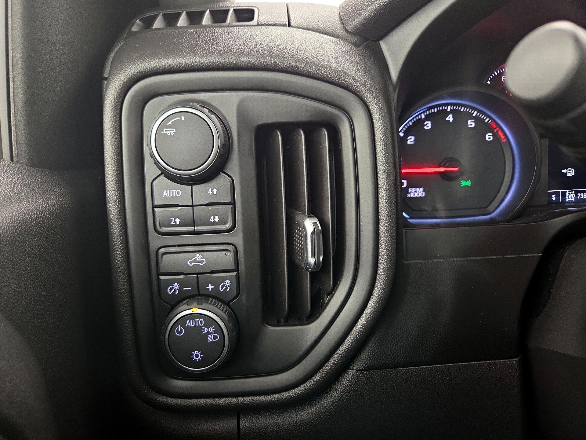 Thumbnail: 2019 Chevrolet Silverado 1500 - 13