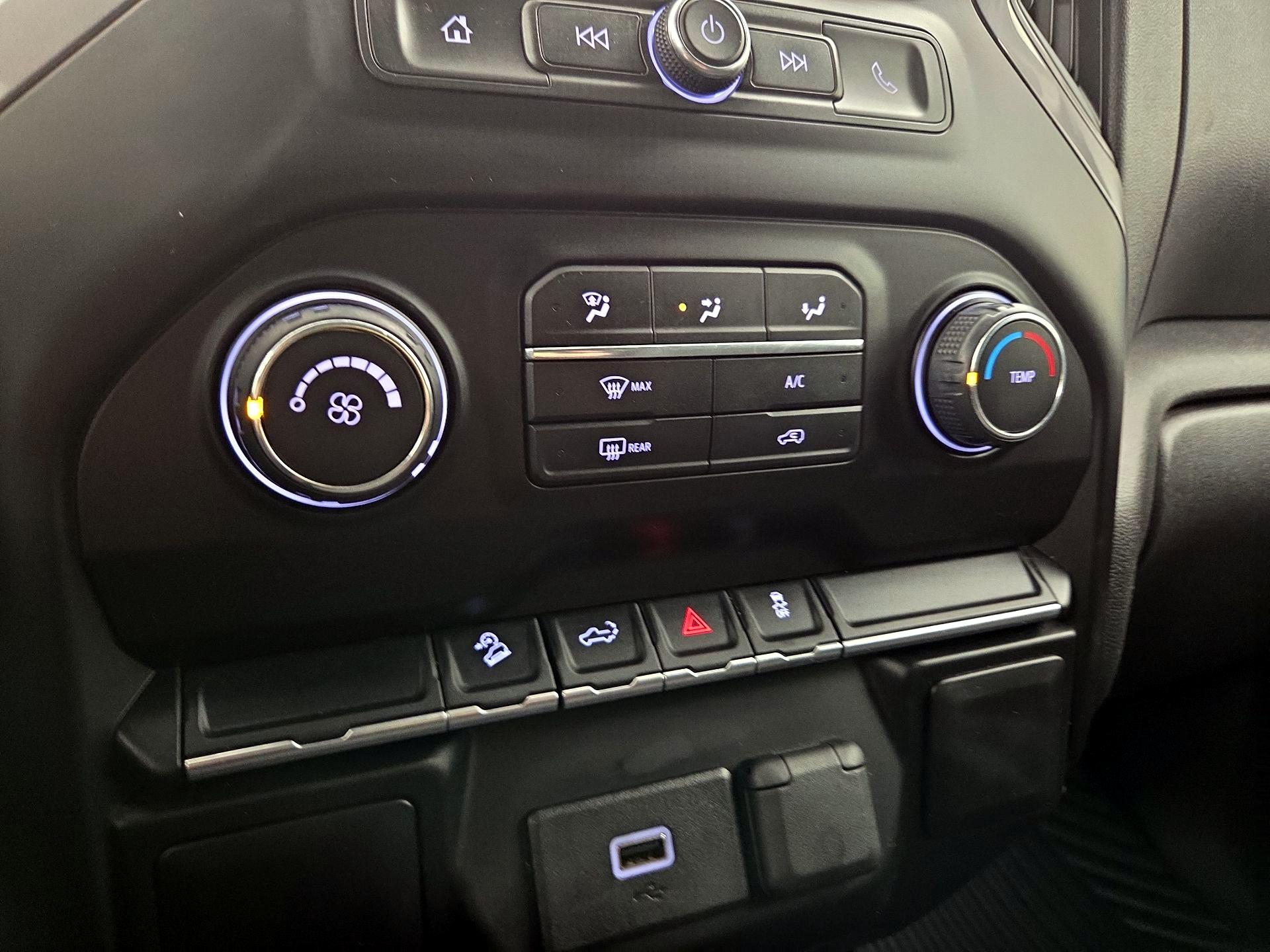 Thumbnail: 2019 Chevrolet Silverado 1500 - 16