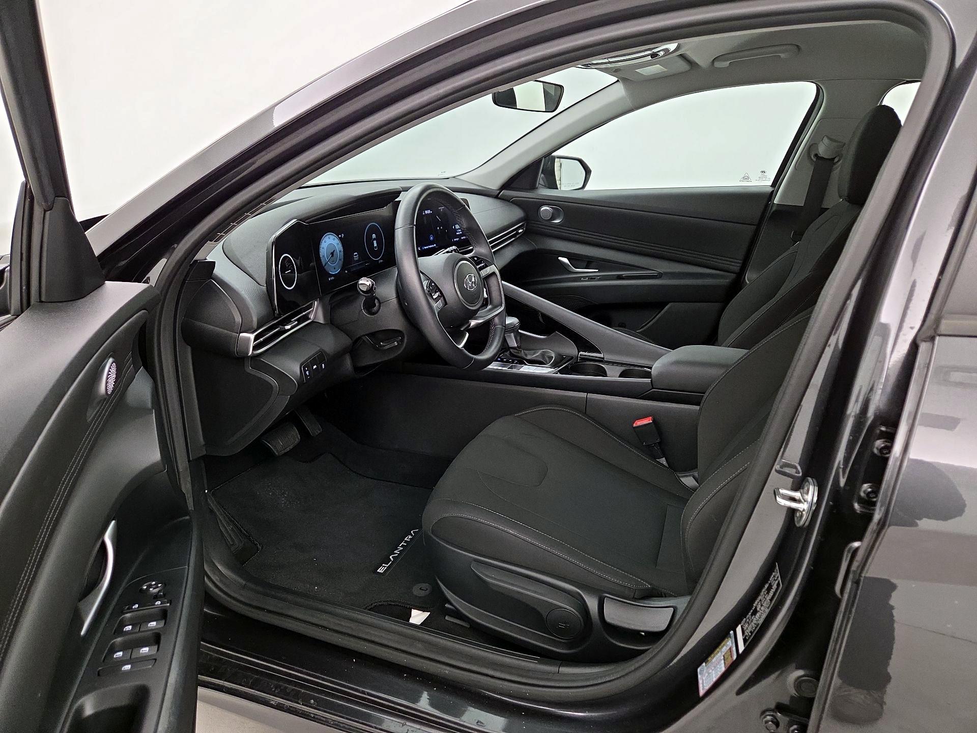 Thumbnail: 2023 Hyundai Elantra - 11