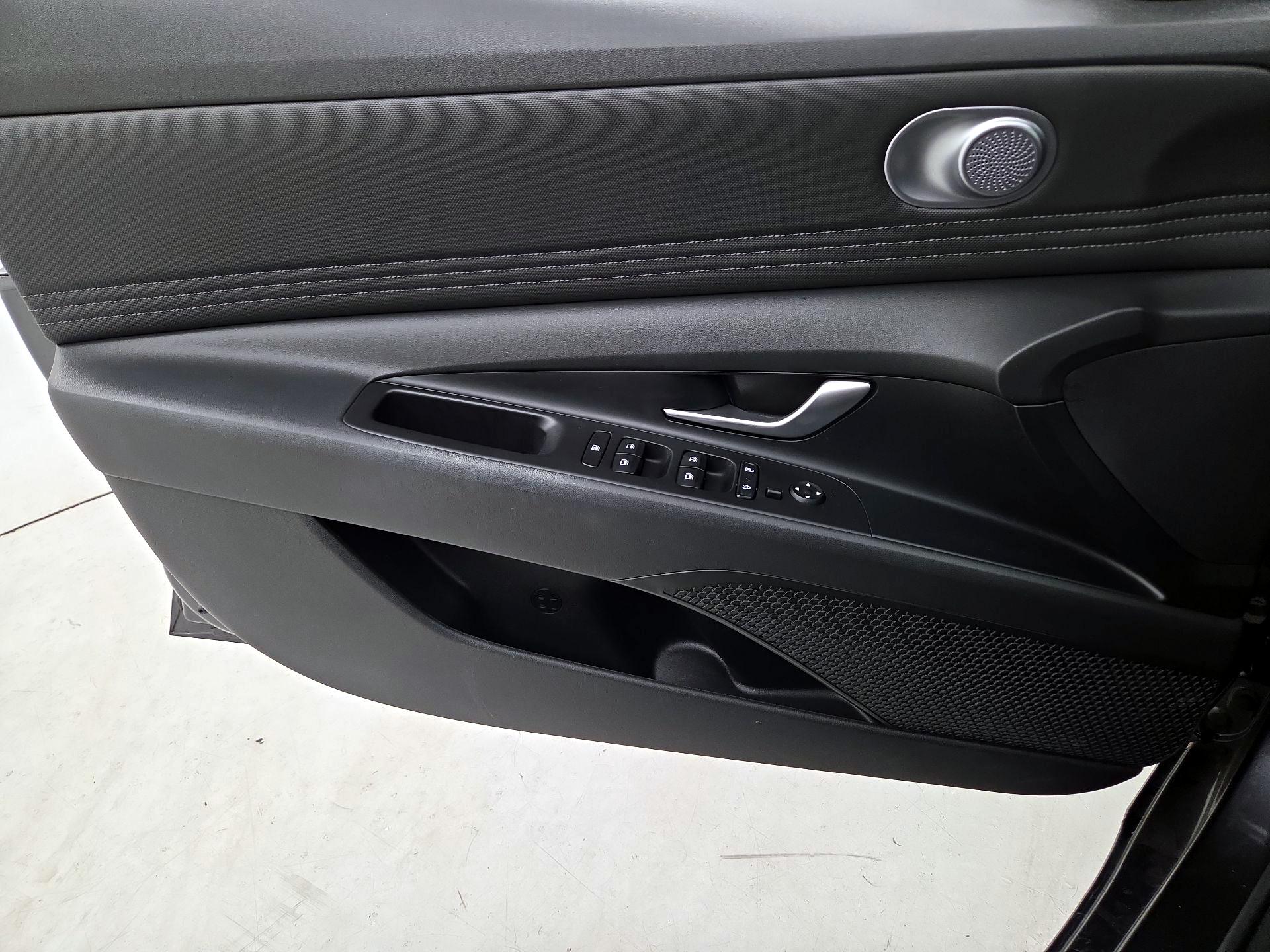 Thumbnail: 2023 Hyundai Elantra - 12