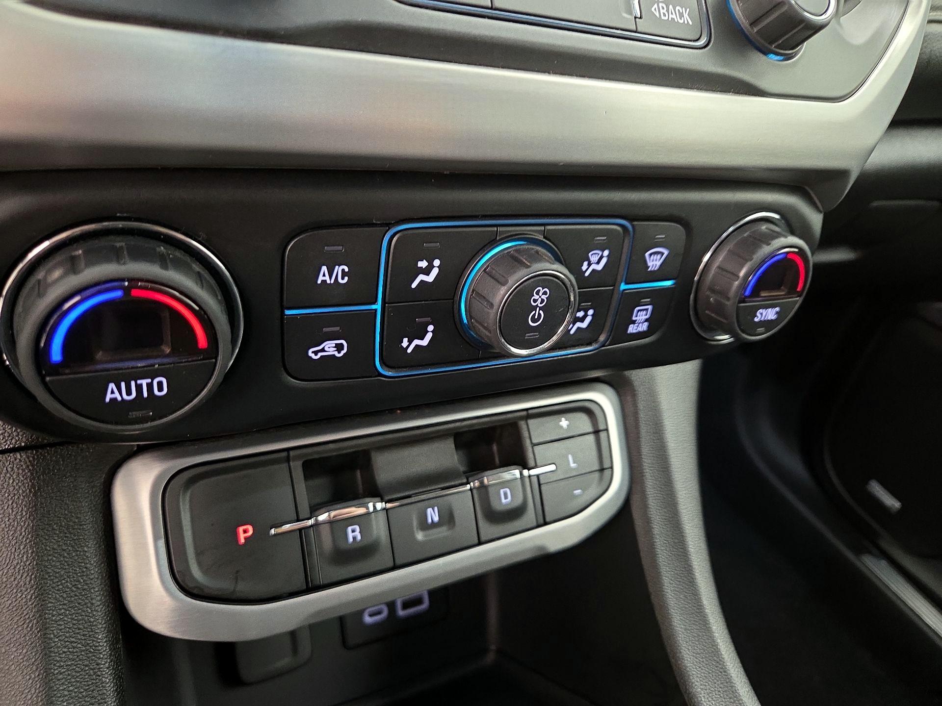 Thumbnail: 2021 GMC Acadia - 16