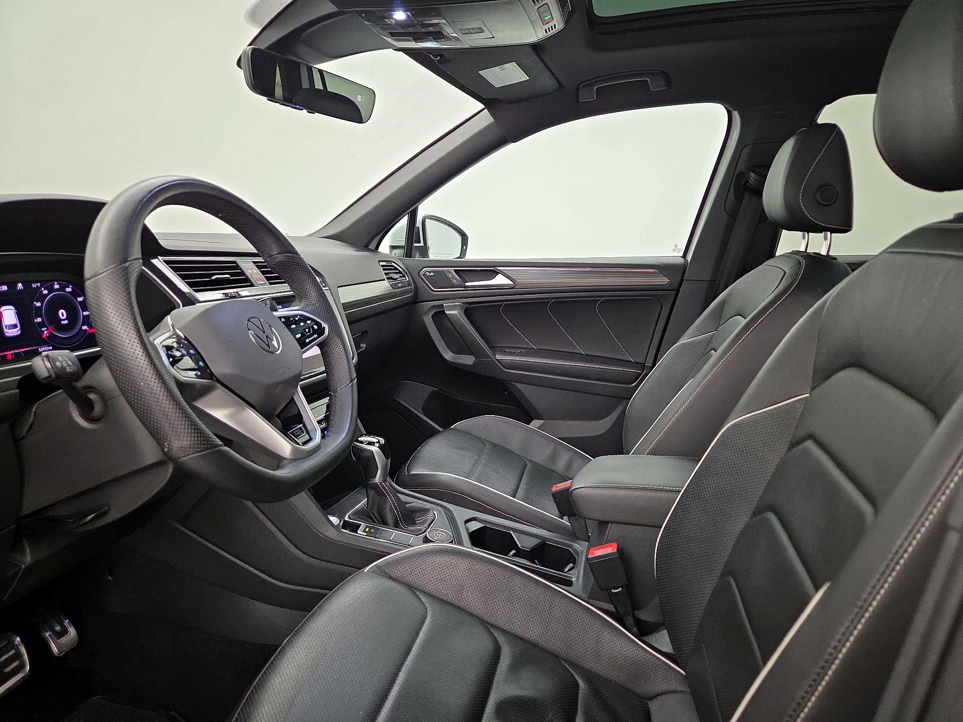 Thumbnail: 2022 Volkswagen Tiguan - 11