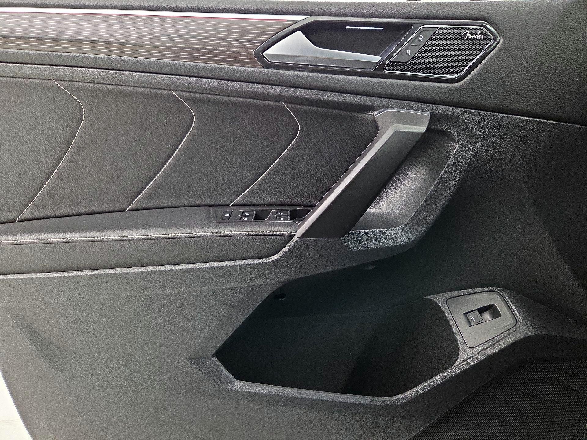 Thumbnail: 2022 Volkswagen Tiguan - 12