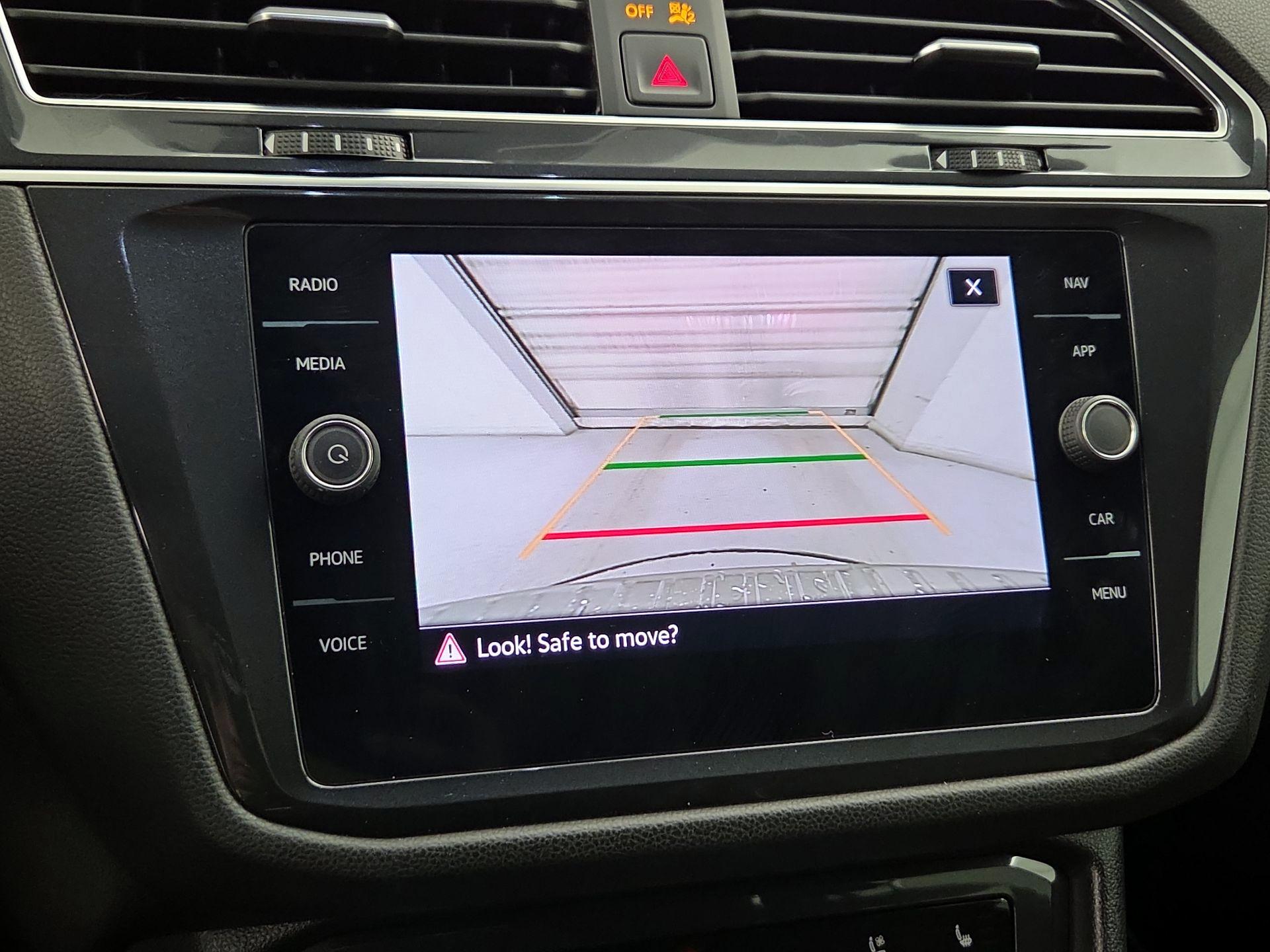 Thumbnail: 2022 Volkswagen Tiguan - 15