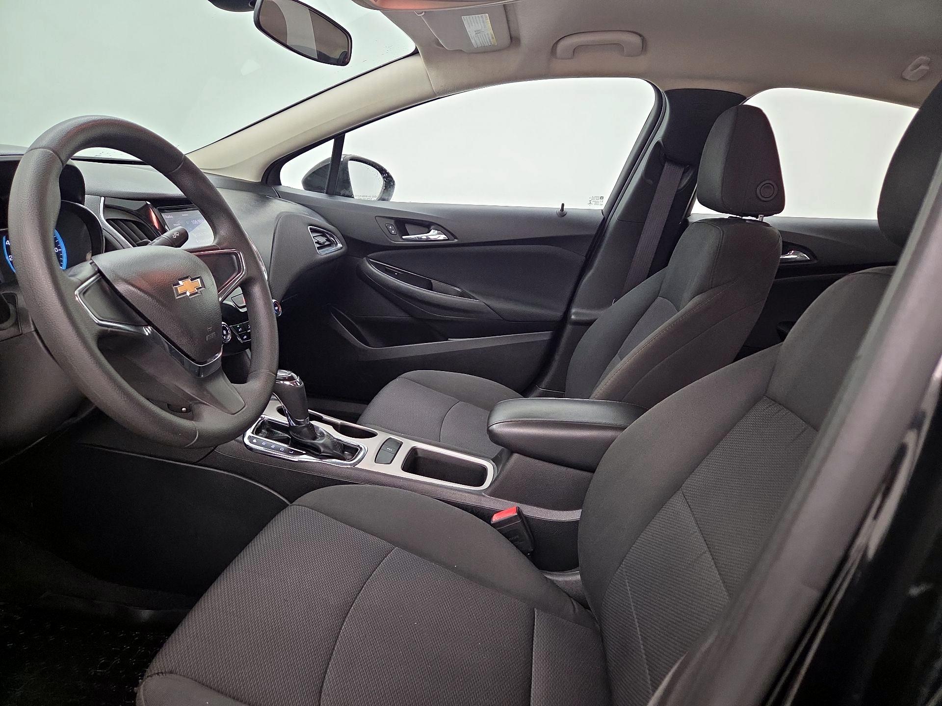 Thumbnail: 2017 Chevrolet Cruze - 11