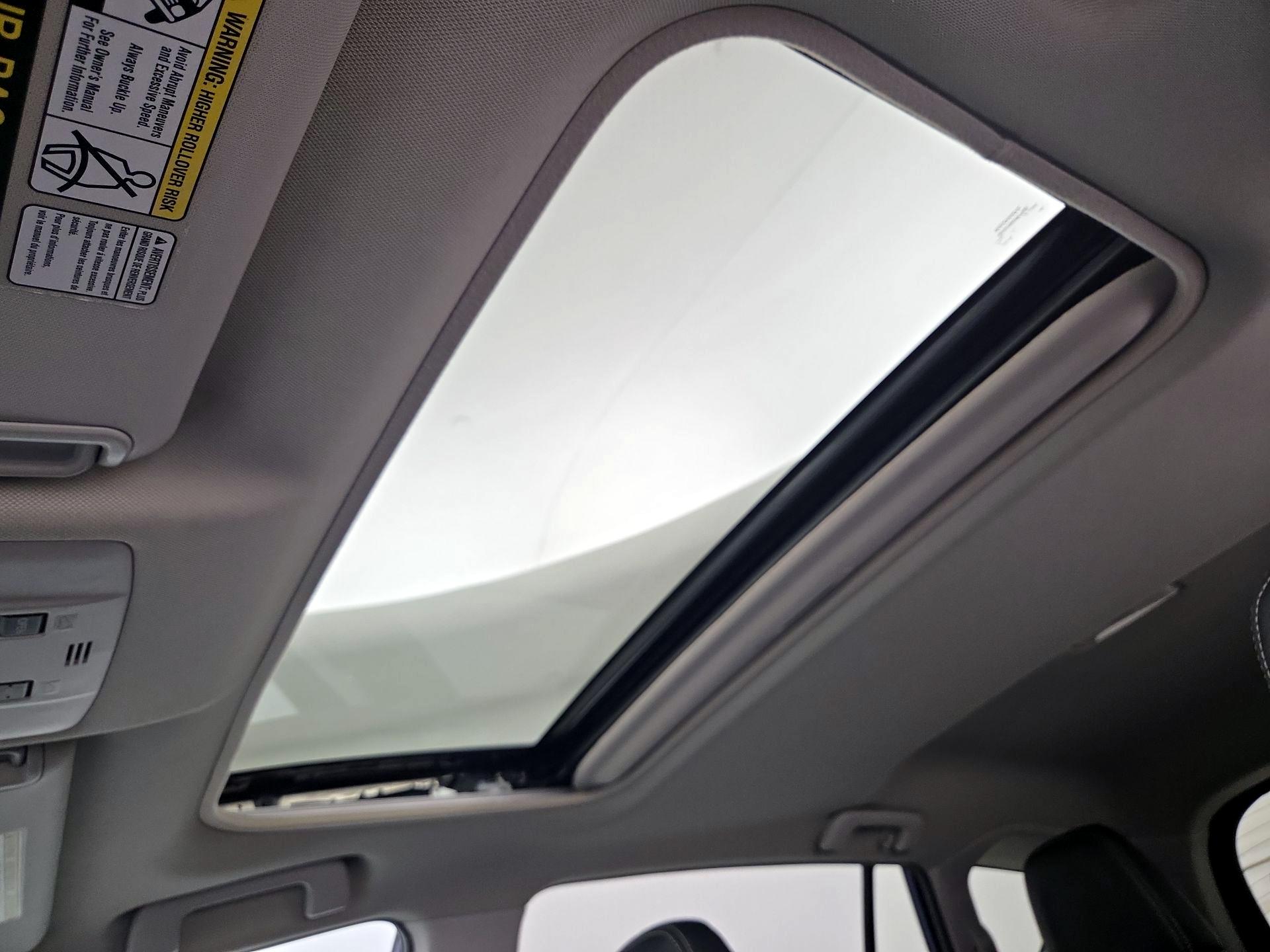 Thumbnail: 2015 Toyota RAV4 - 20