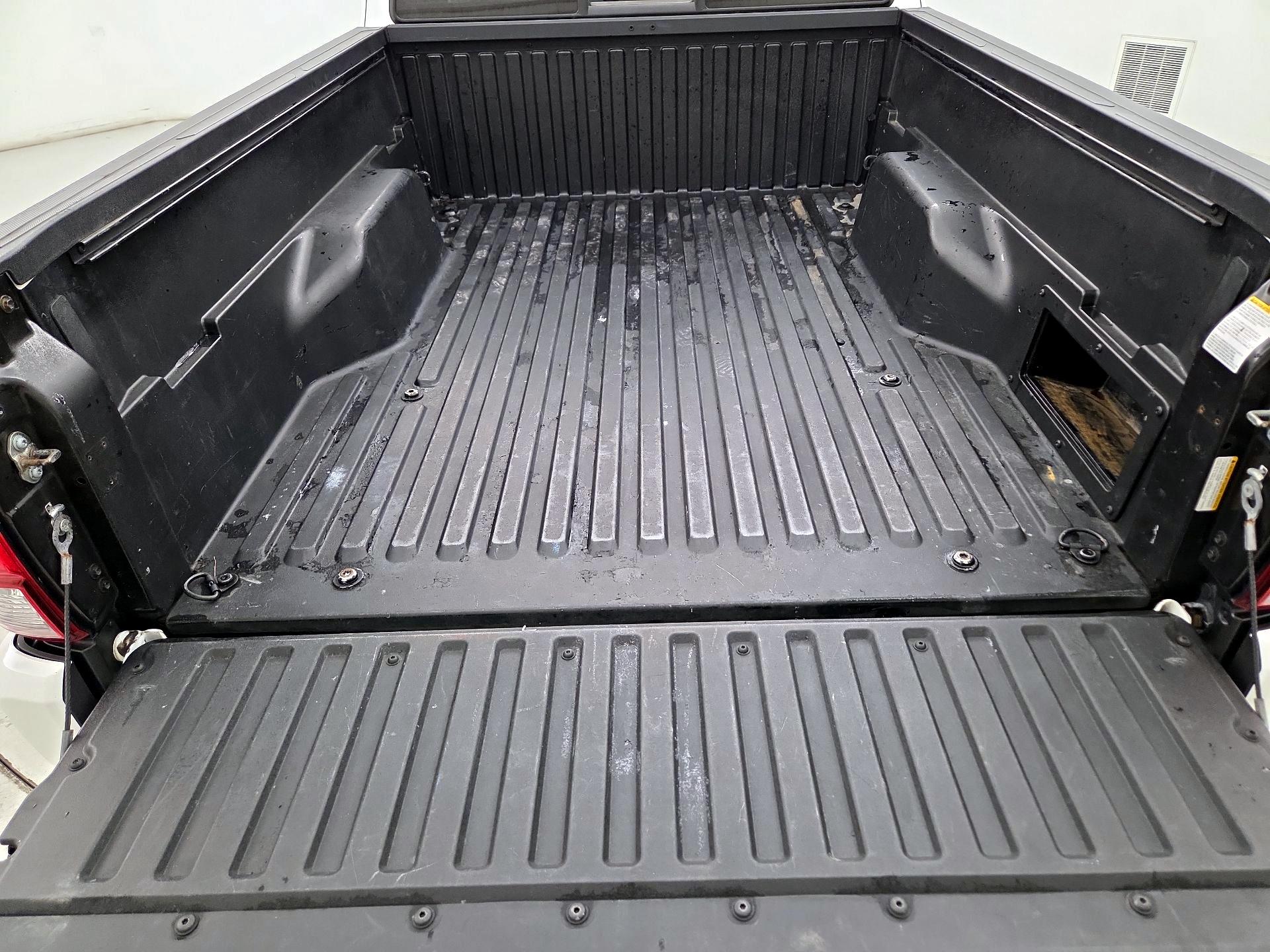 Thumbnail: 2020 Toyota Tacoma - 20