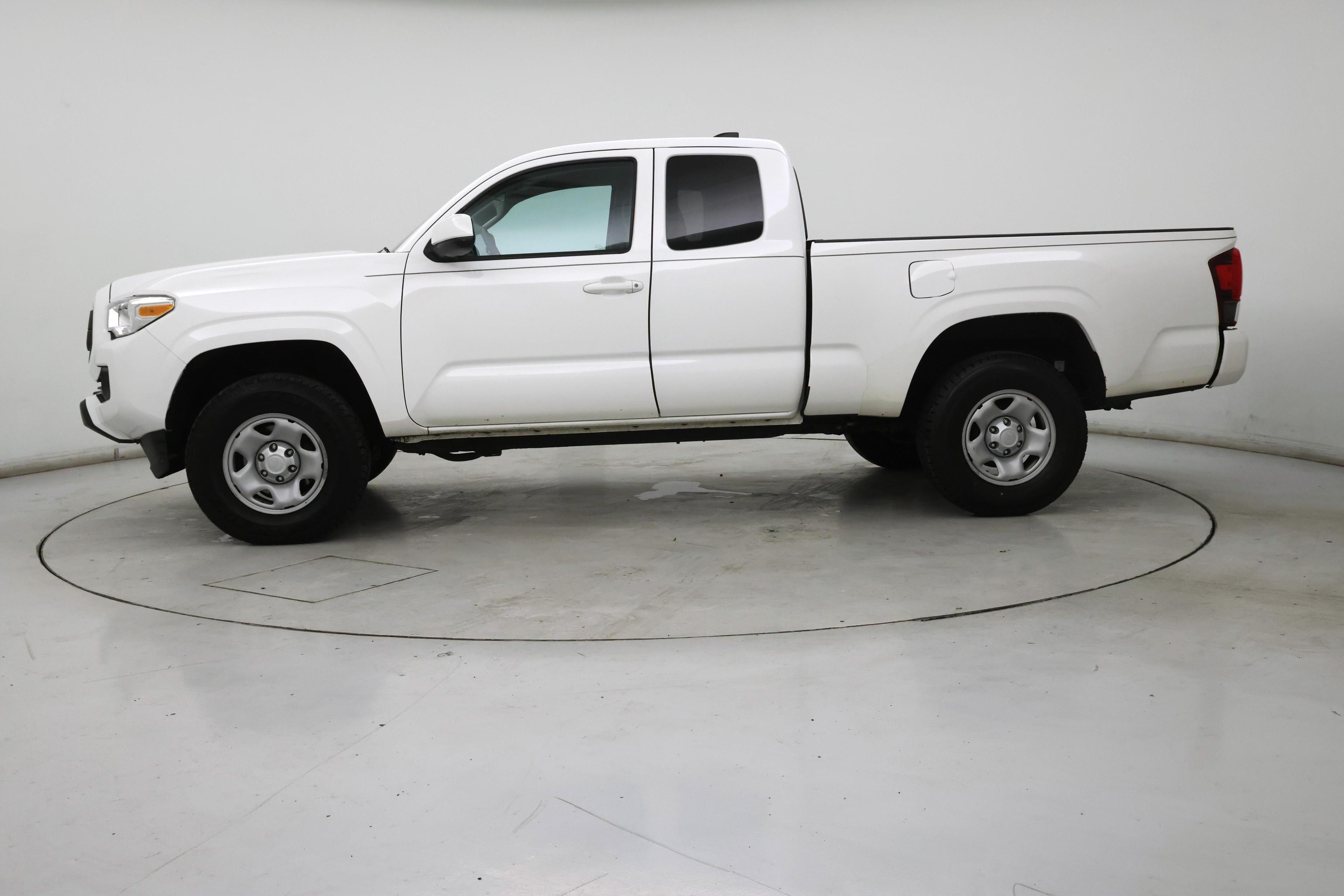 Thumbnail: 2020 Toyota Tacoma - 3