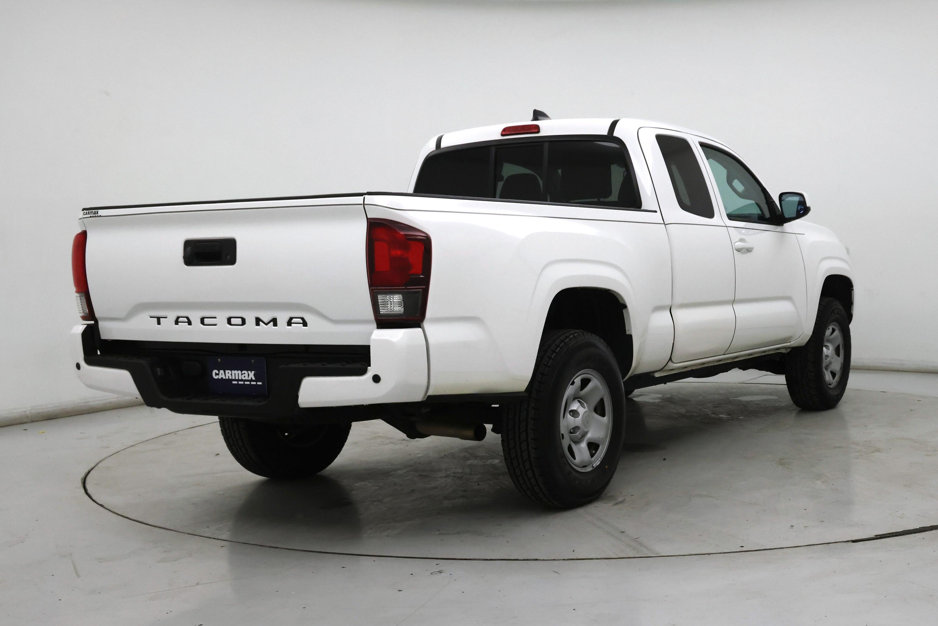 Thumbnail: 2020 Toyota Tacoma - 8