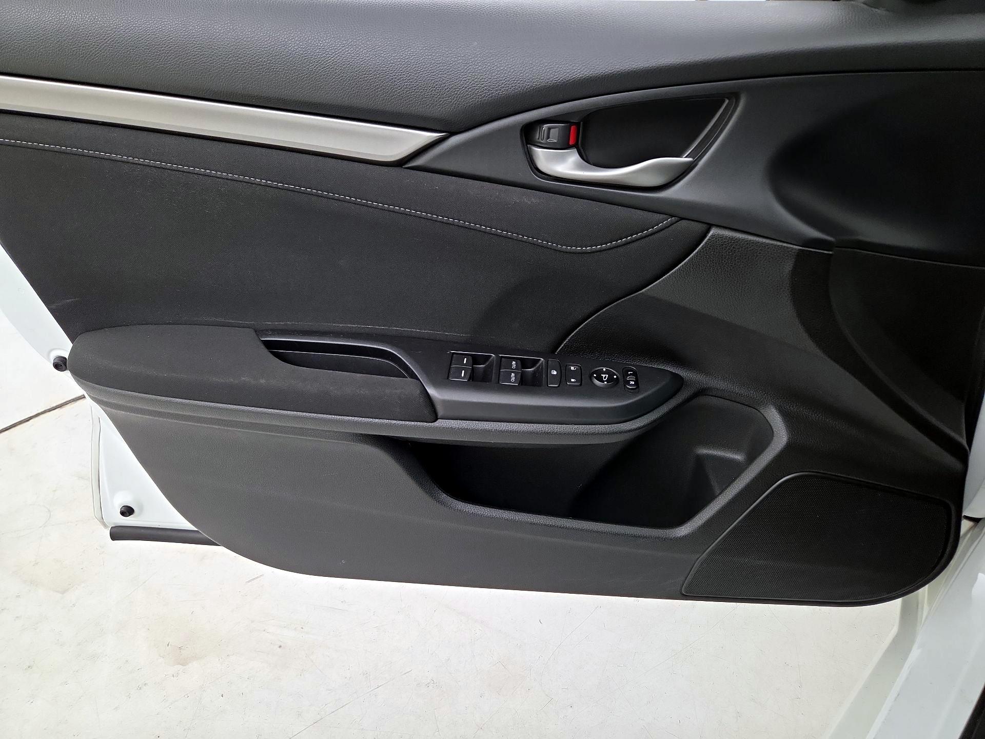 Thumbnail: 2017 Honda Civic - 12