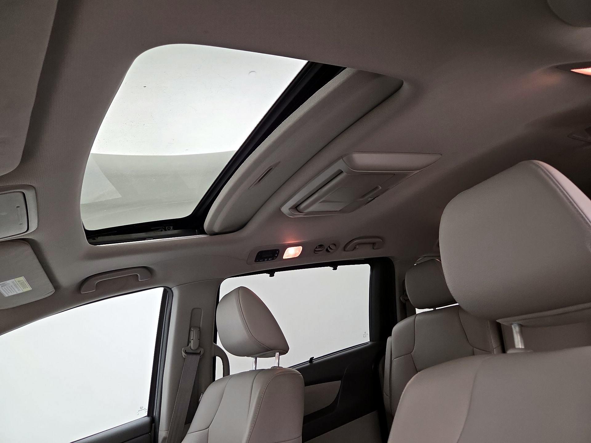 Thumbnail: 2014 Honda Odyssey - 19