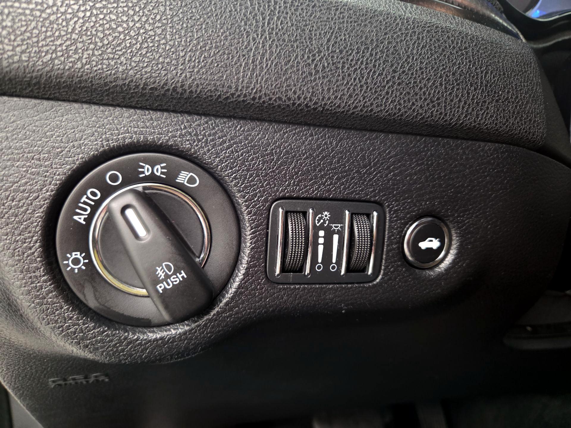 Thumbnail: 2016 Chrysler 300 - 13