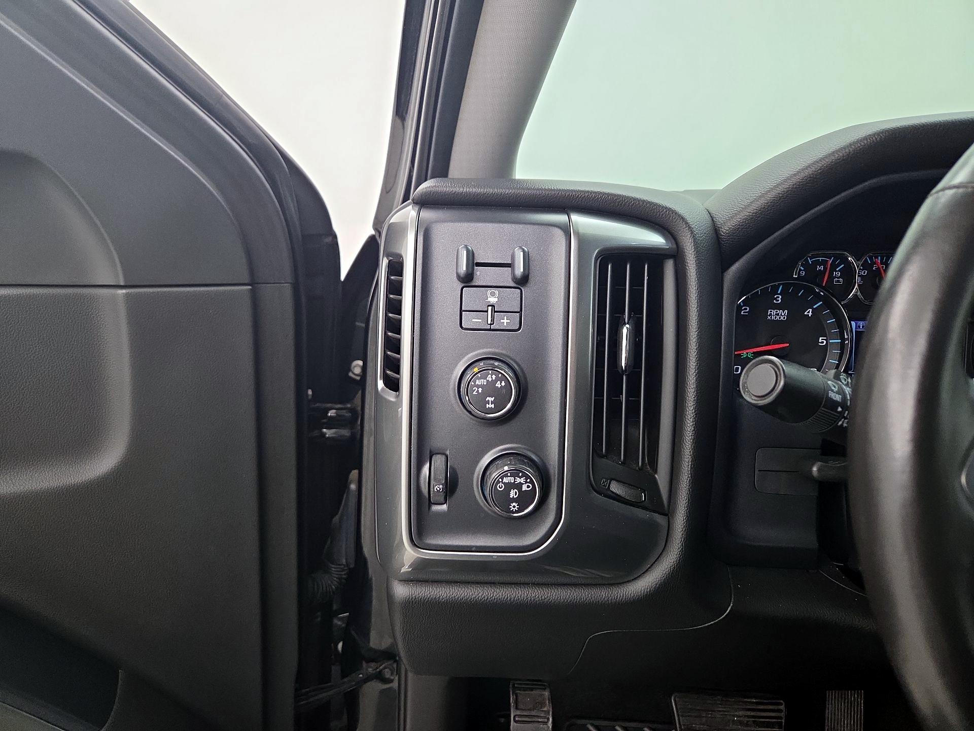 Thumbnail: 2015 Chevrolet Silverado 1500 - 13